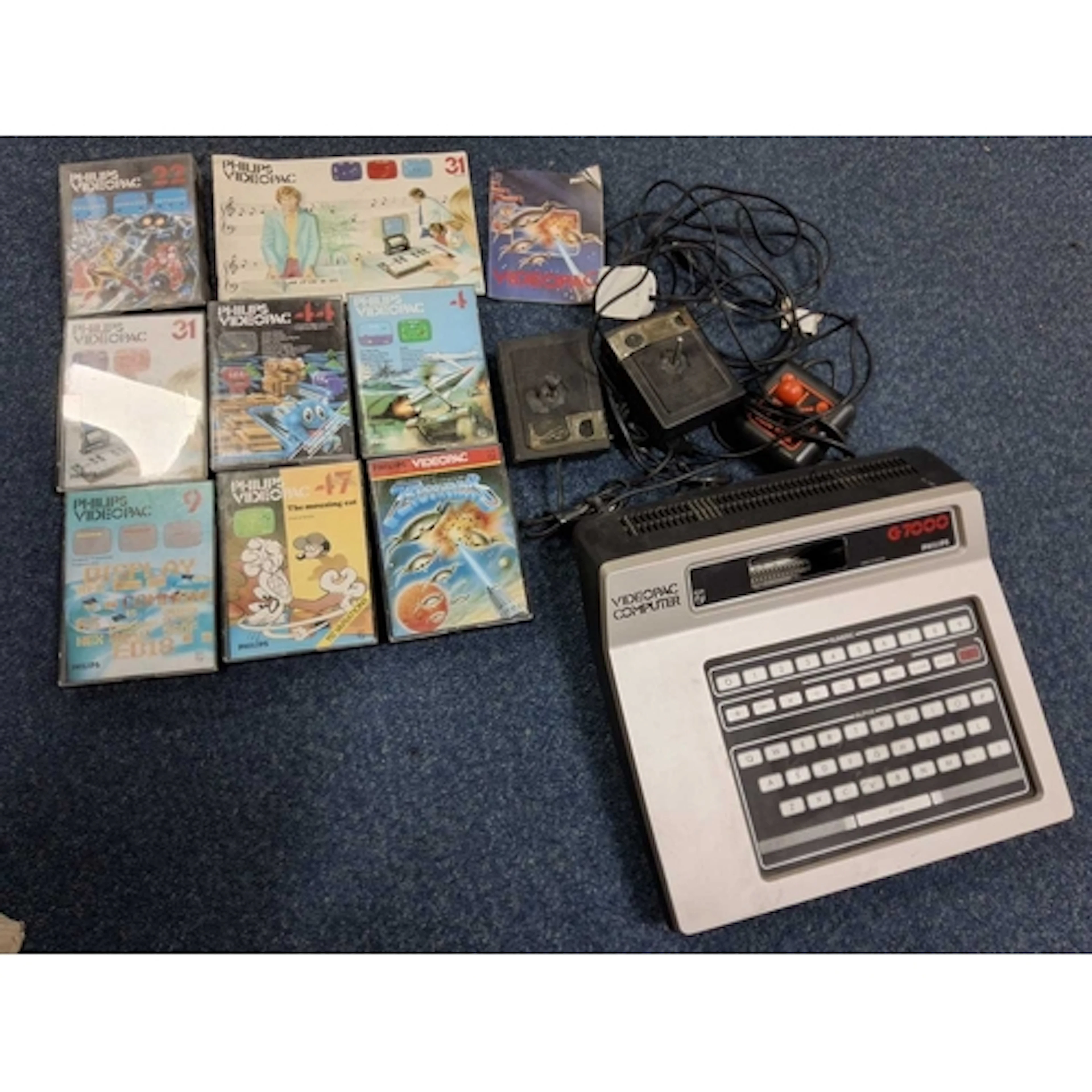 VIDEOPAC COMPUTER G7000 VIDEO GAME CONSOLE: European version...