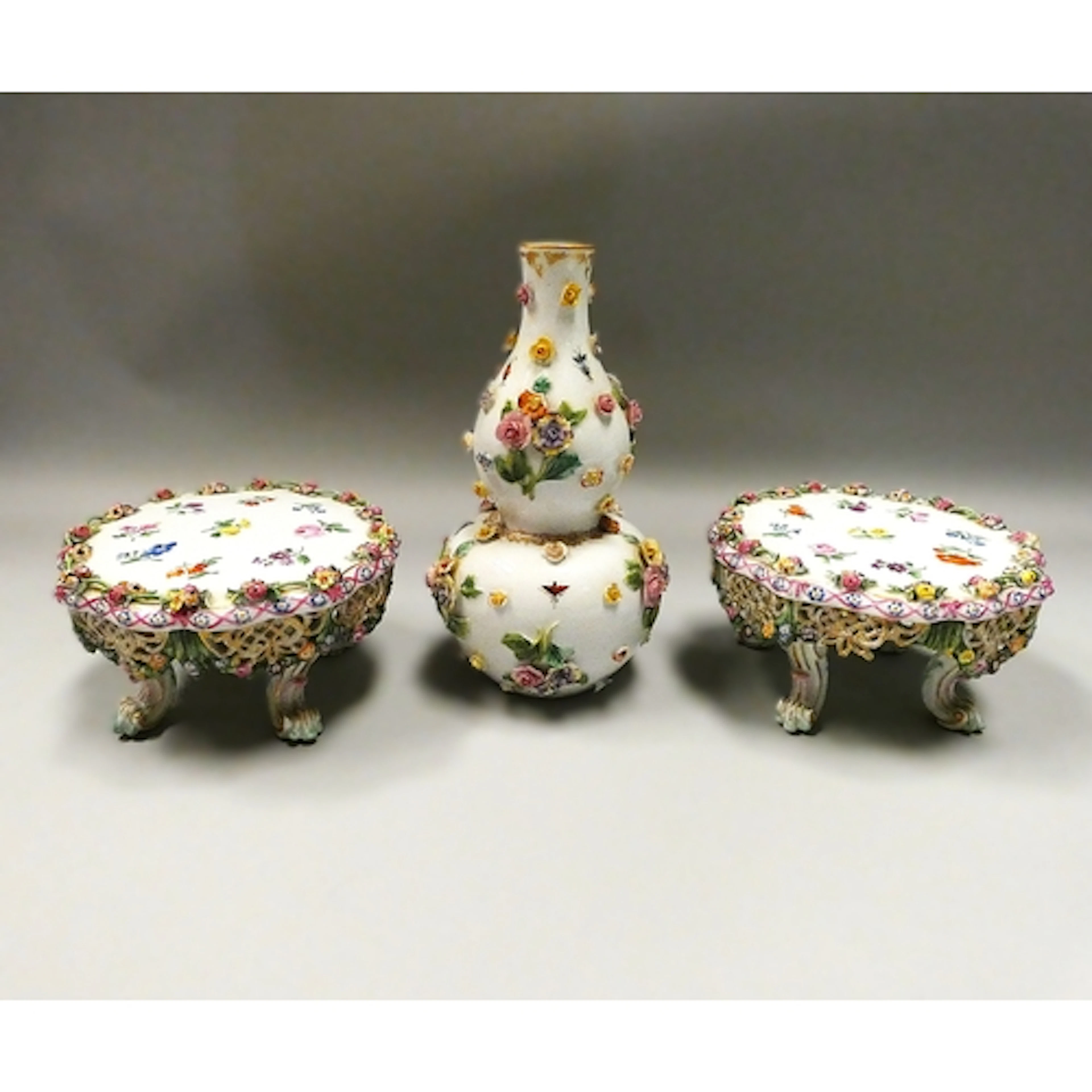 Meissen encrusted double gourd porcelain vase, encrusted wit...