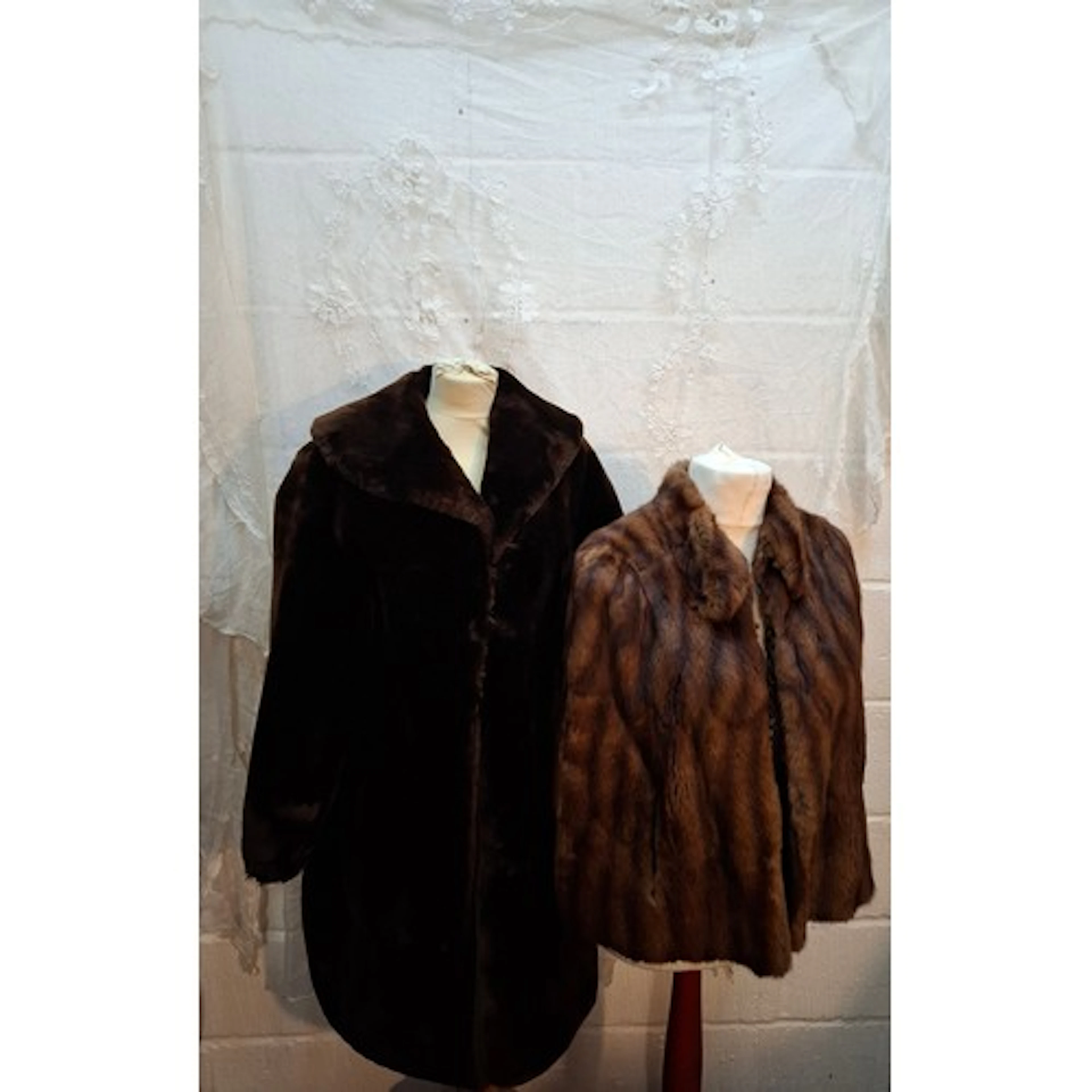 A vintage faux fur capelet, a vintage brown faux beaver lamb...
