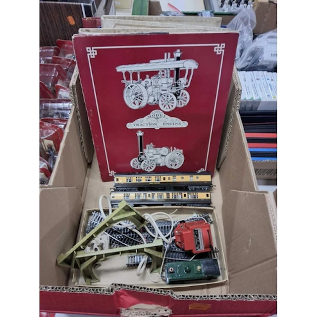 ONE BOX OF MODEL RAILWAY AND STEAM ENGINE RELATED ITEMS to i...