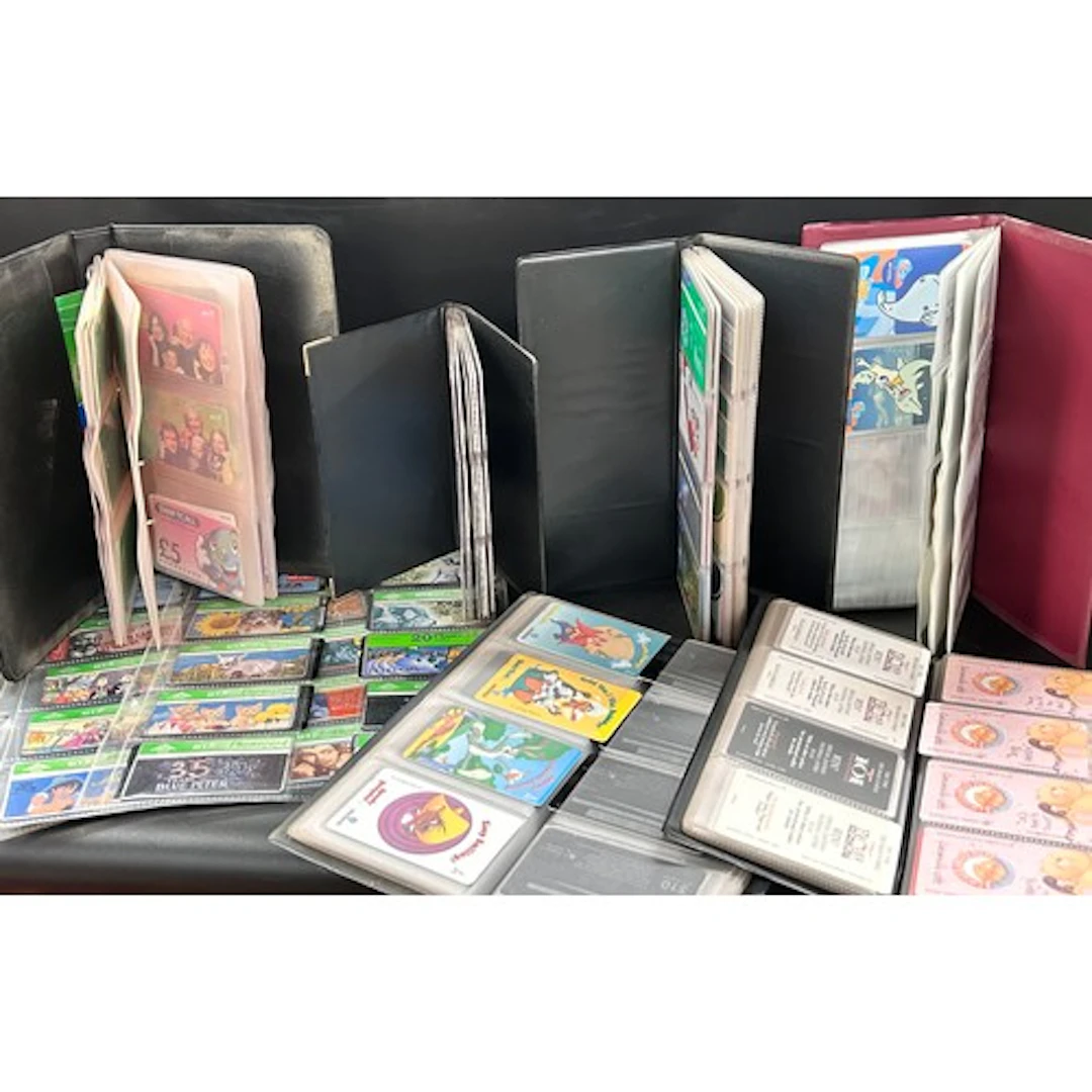 A large collection of telephone cards, Marvel, Disney, etc.