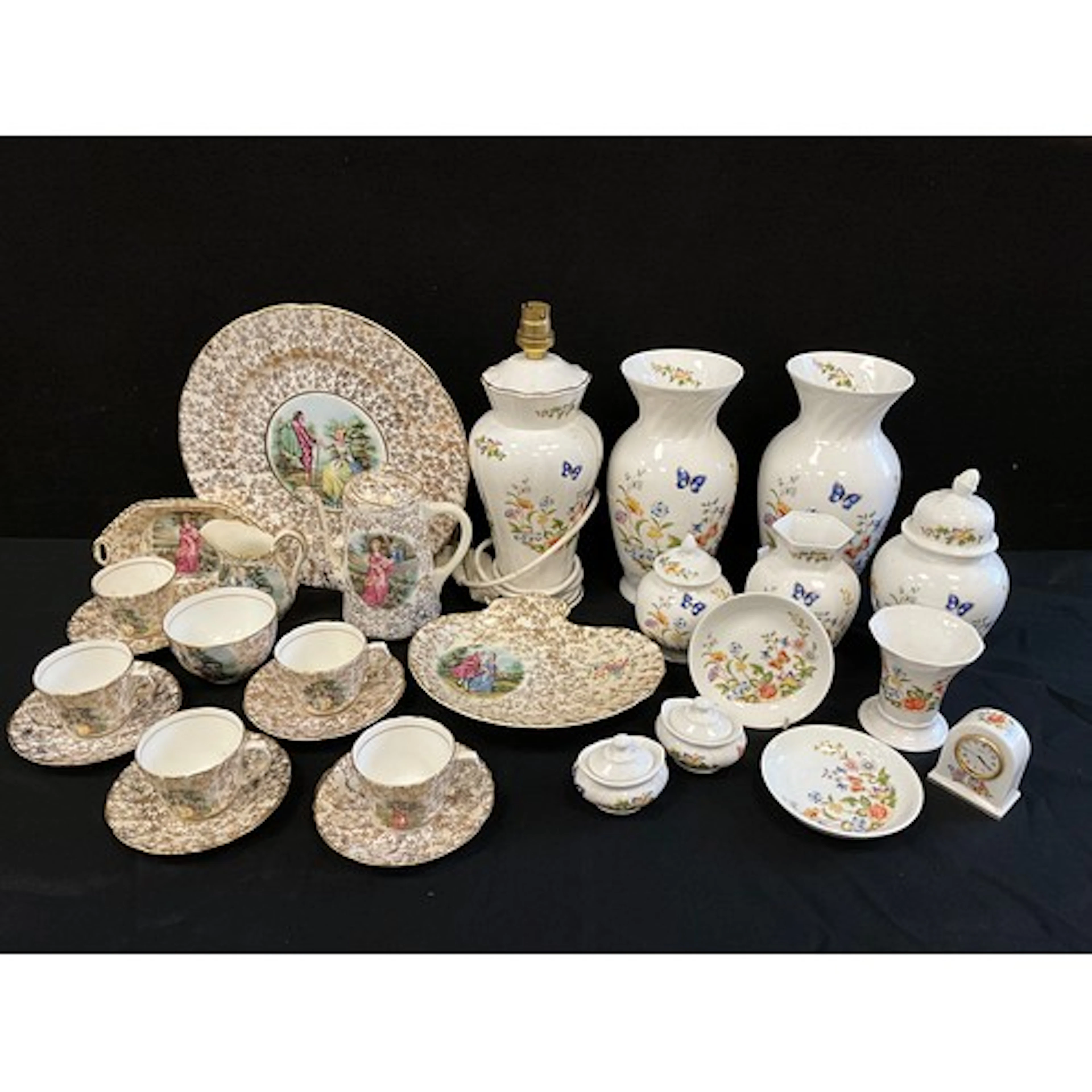 Aynsley Cottage Garden pattern ceramics, to include lamp bas...