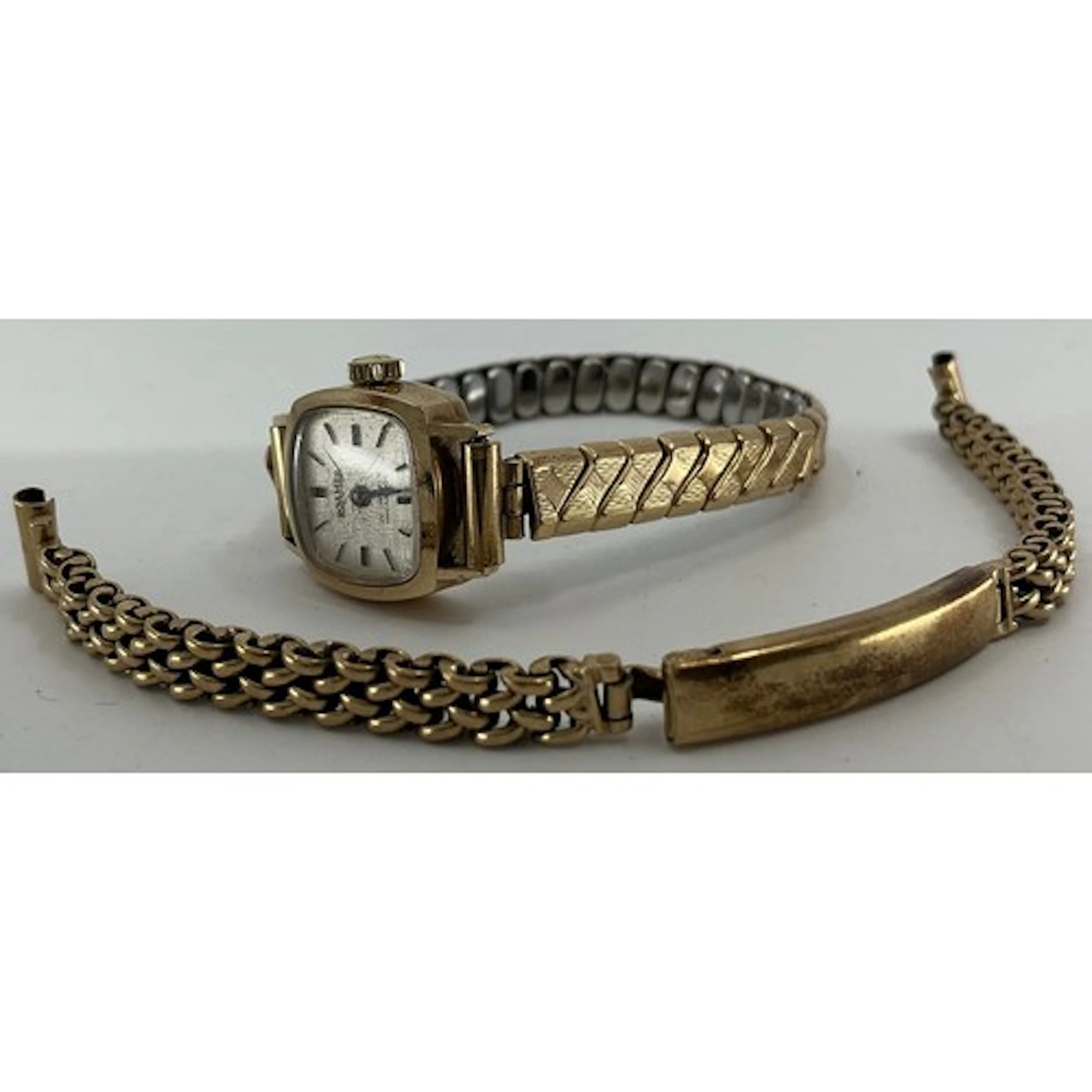 A 1970s Roamer ladies 9ct gold cased wristwatch, manual wind...