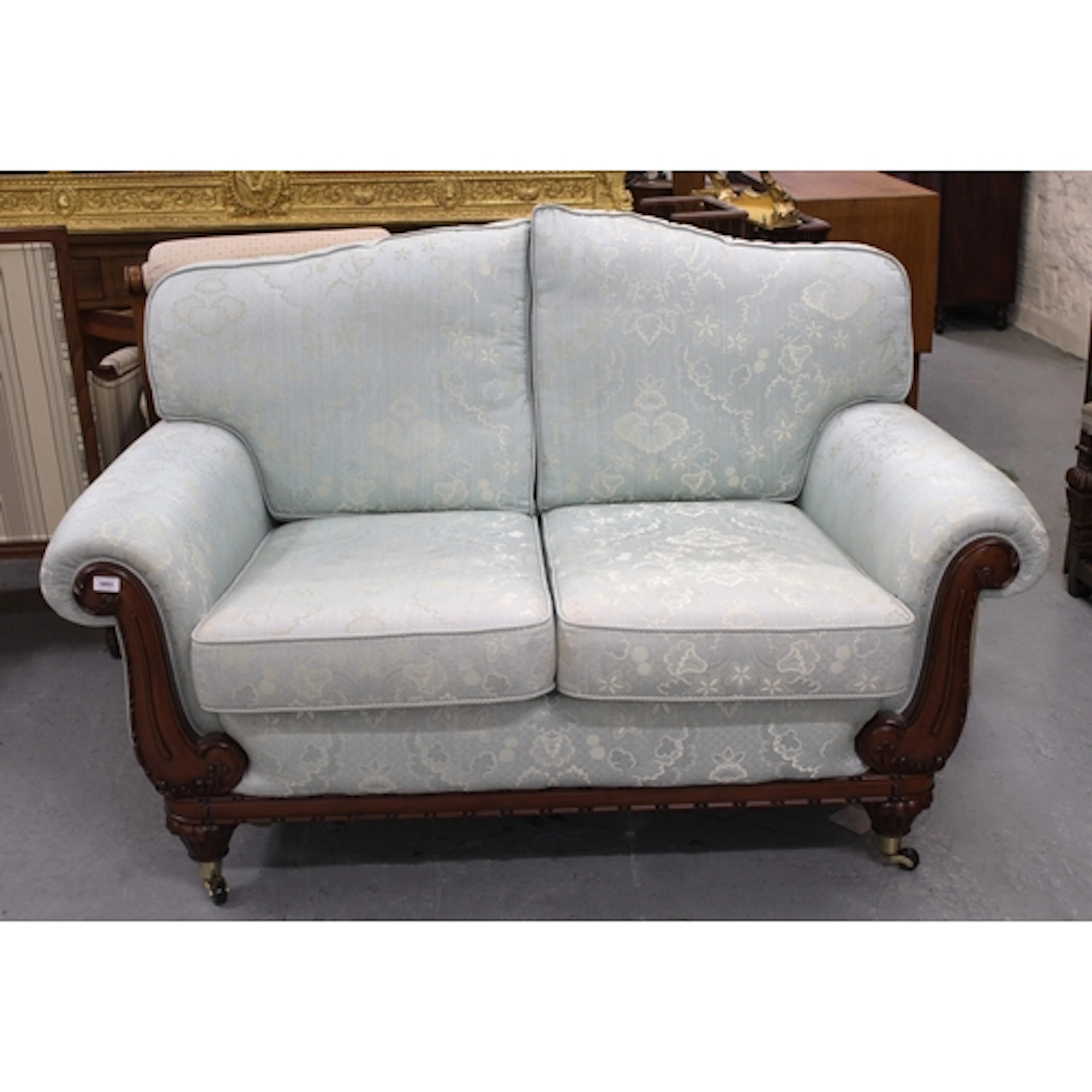 Small good quality reproduction mahogany two seat sofa in Vi...