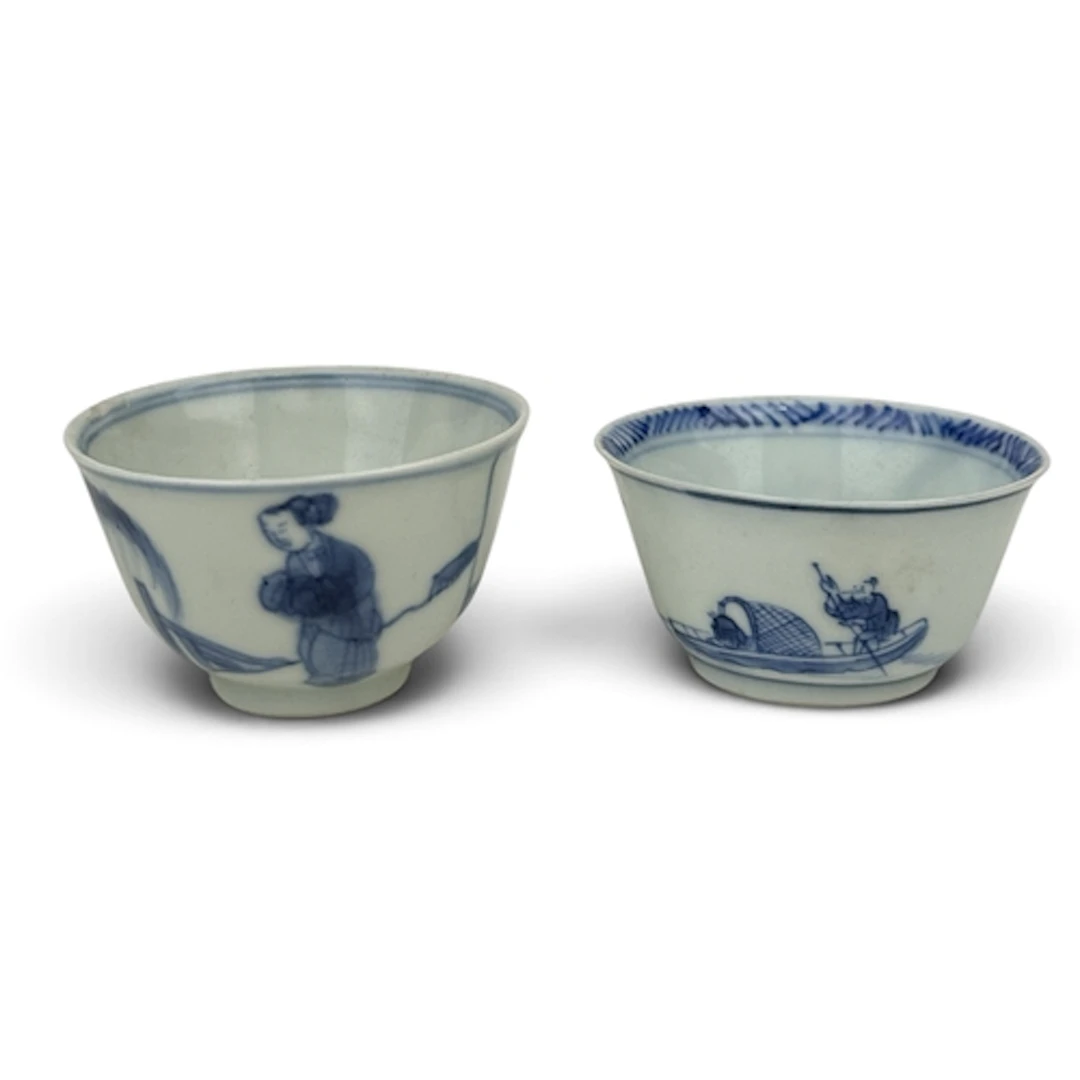 TWO CHINESE 18TH CENTURY BLUE AND WHITE PORCELAIN WINE CUPS ...