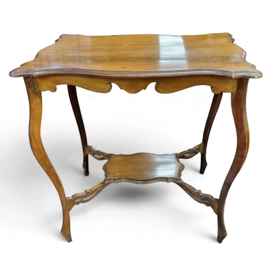 A good late 19th Century Mahogany scalloped edge Centre Tabl...