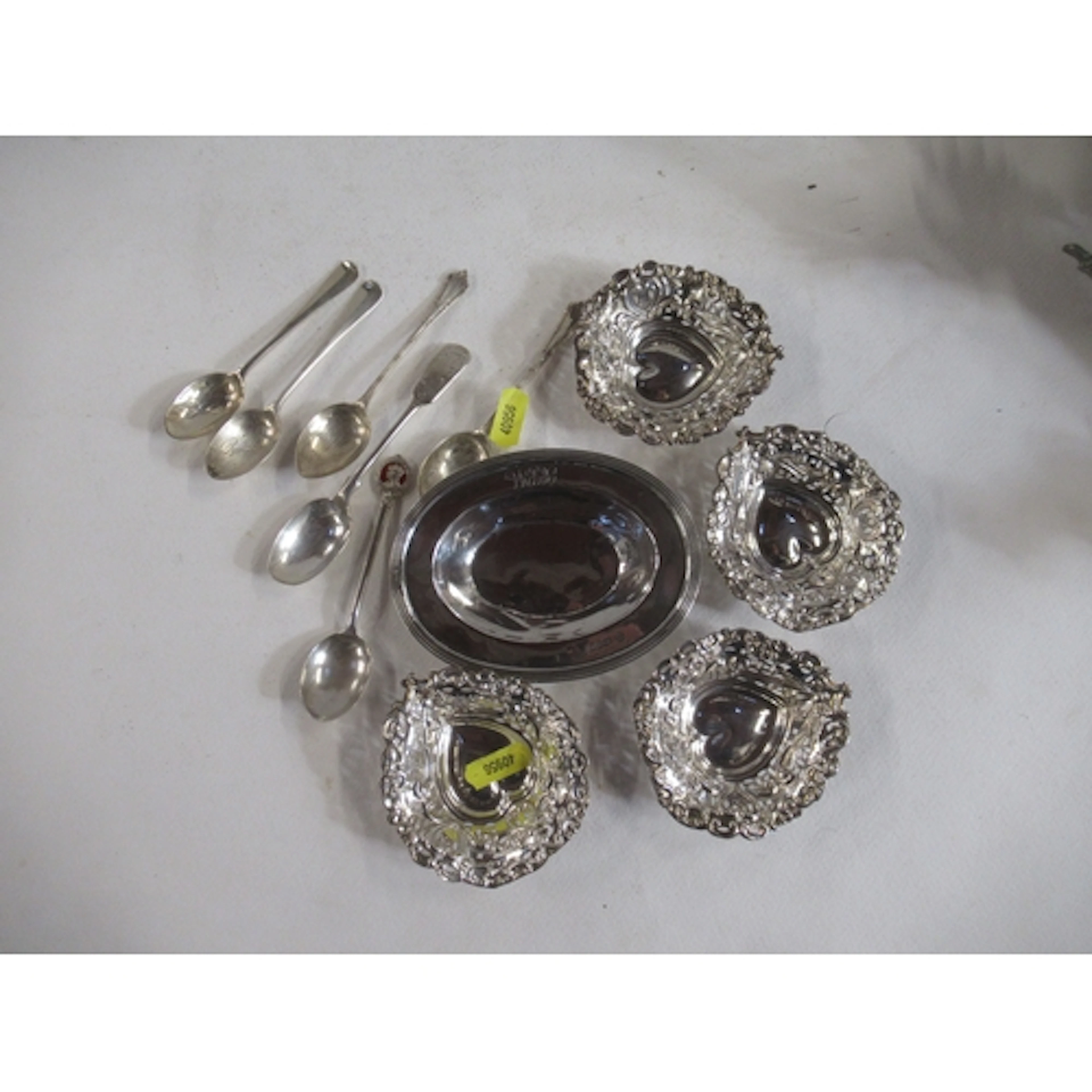 A collection of silver items, weight 6oz