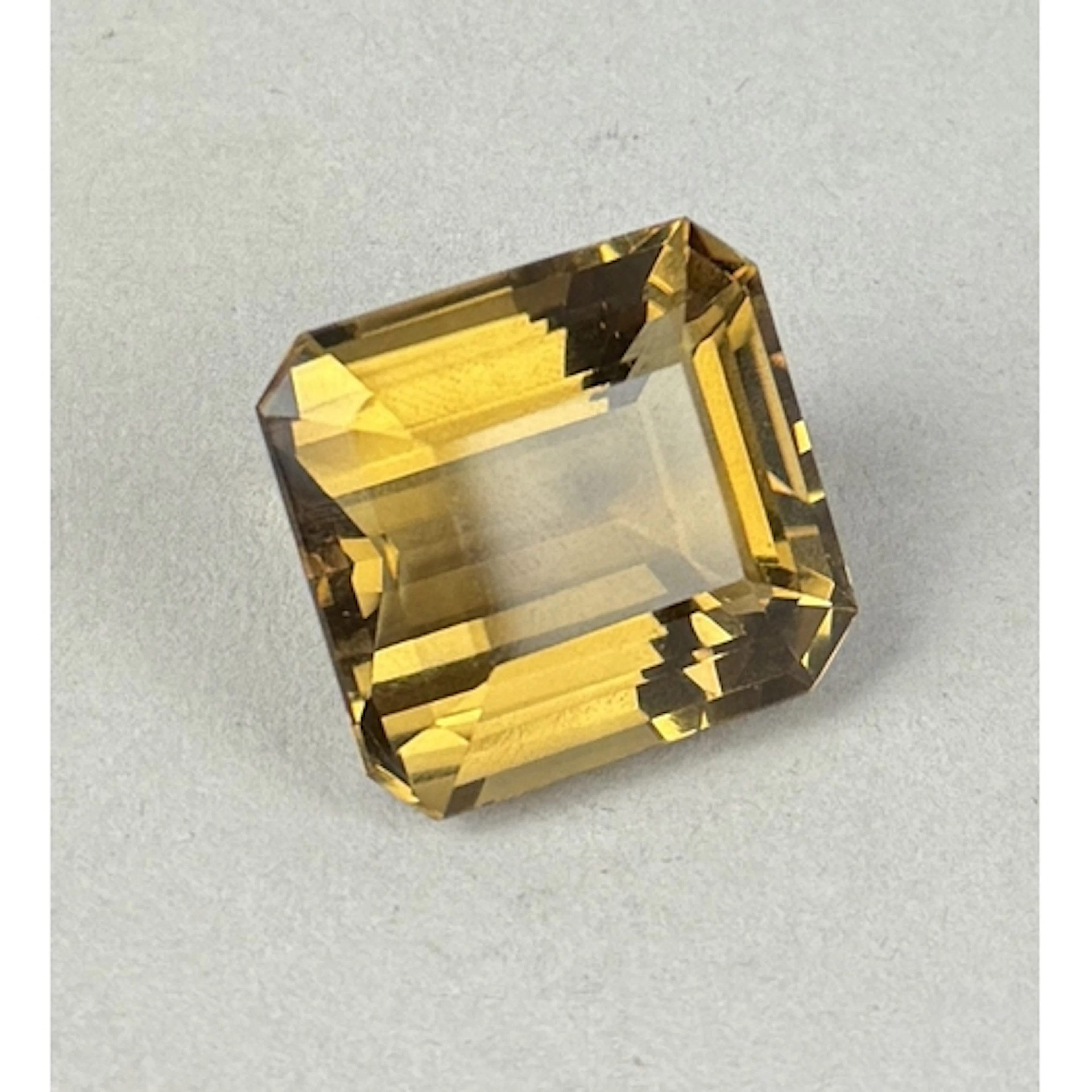 A SMOKEY QUARTZ