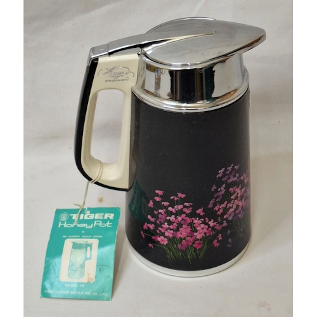 Vintage Tiger Honeypot Vacuum pitcher jug with tag approx. 2...