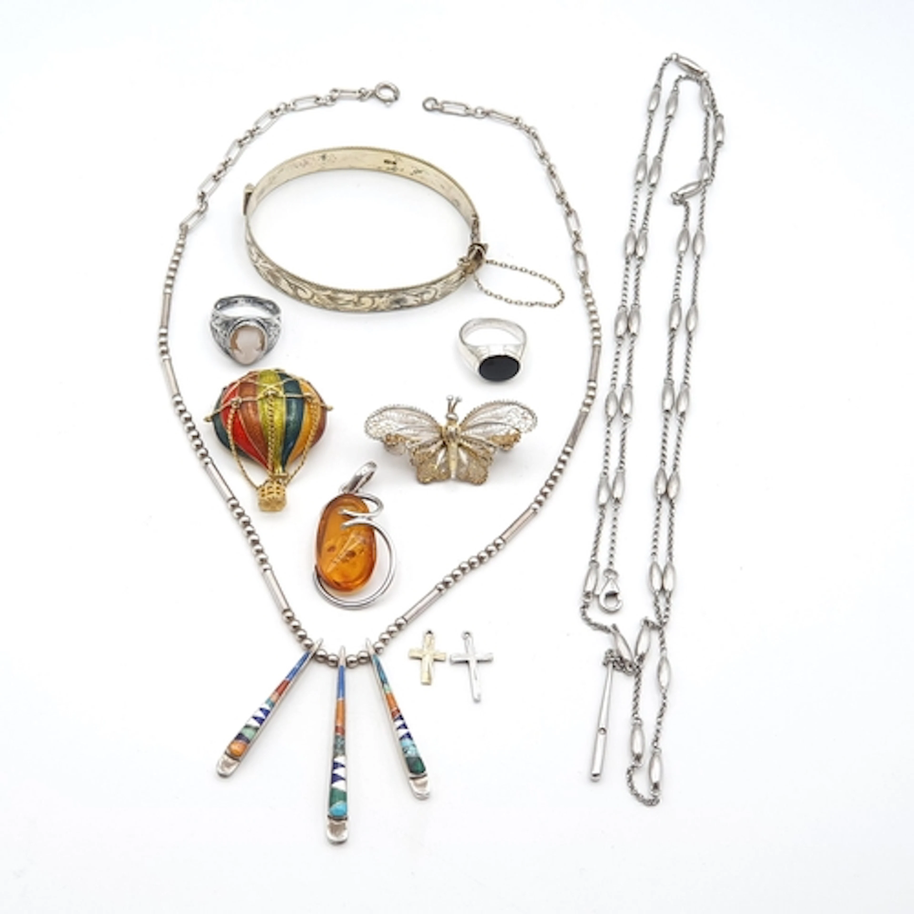 A collection of Jewellery including a Hot Diamonds long silv...