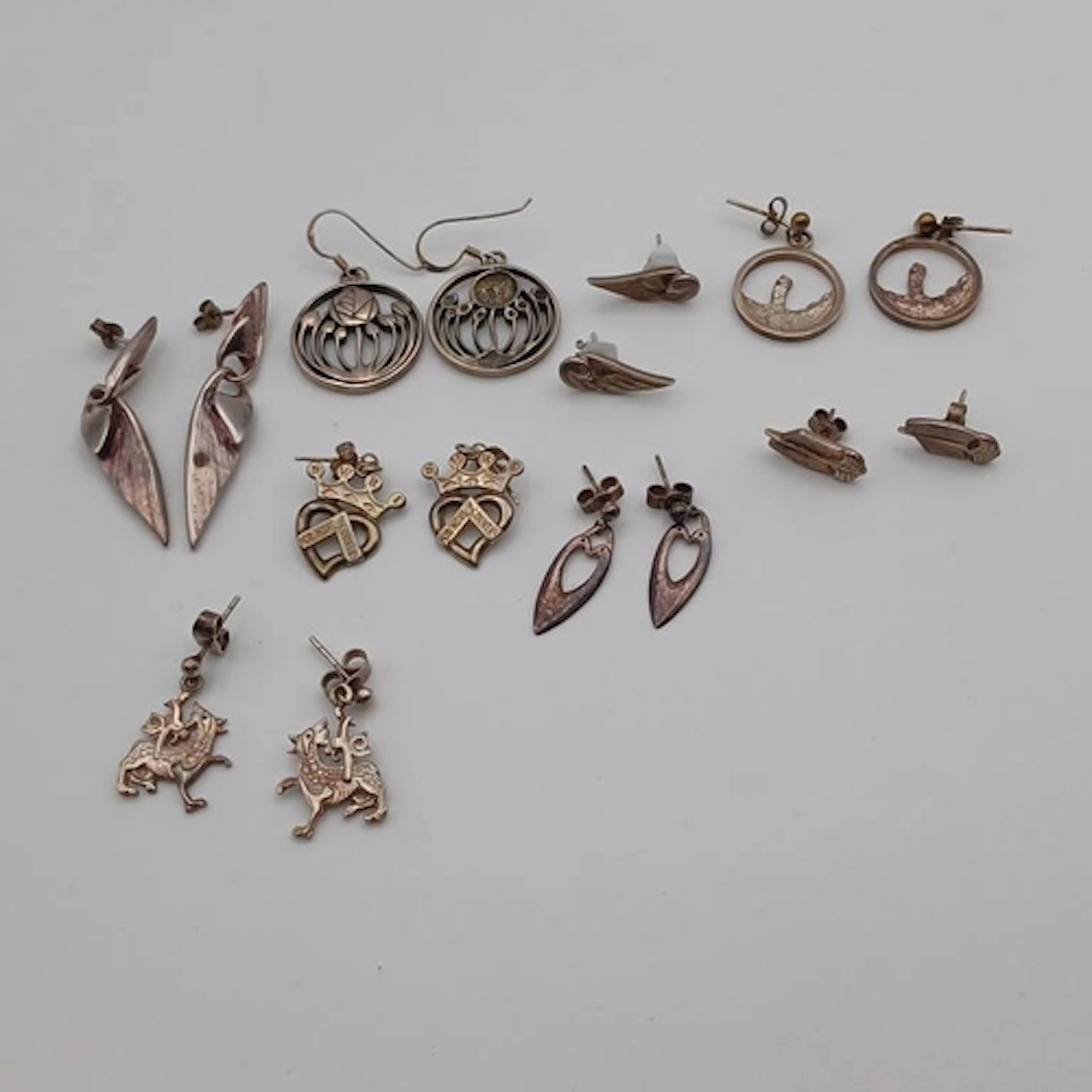VARIOUS PAIRS OF SCOTTISH SILVER EARRINGS BY OLA GORIE ETC.
