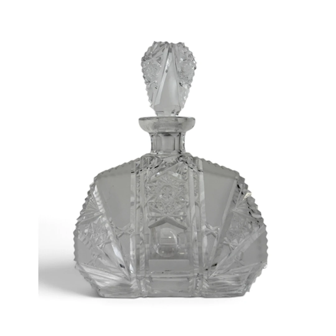 AN ART DECO GLASS DECANTER 22cm H