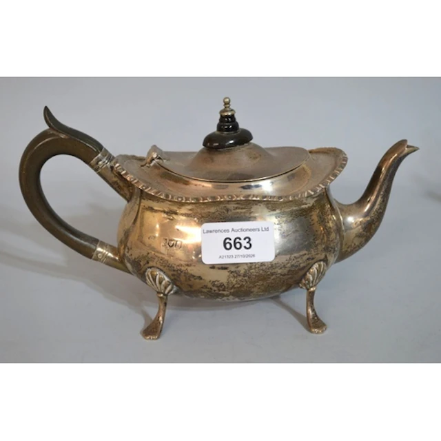 Small early 20th Century London silver teapot, 10.5oz t