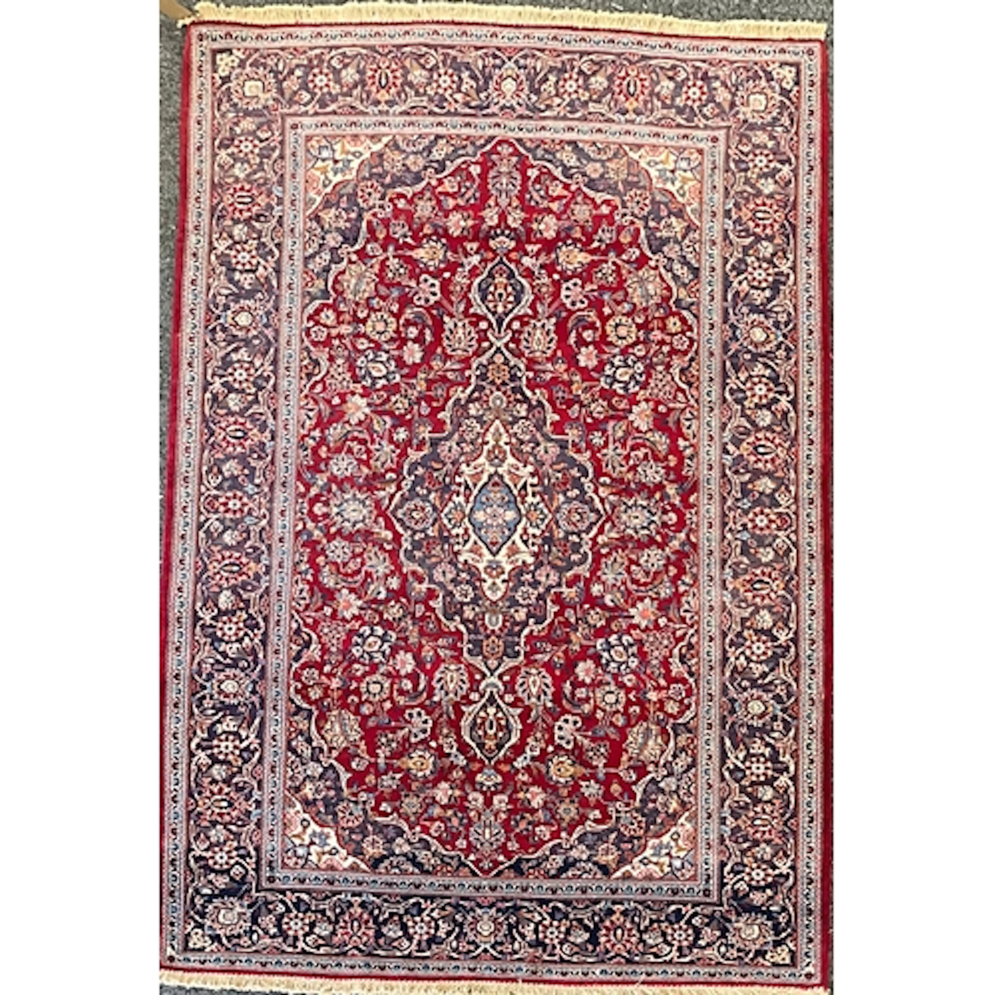 Rugs and carpets - A Central Persian Kashan Rug, 212cm x 143...