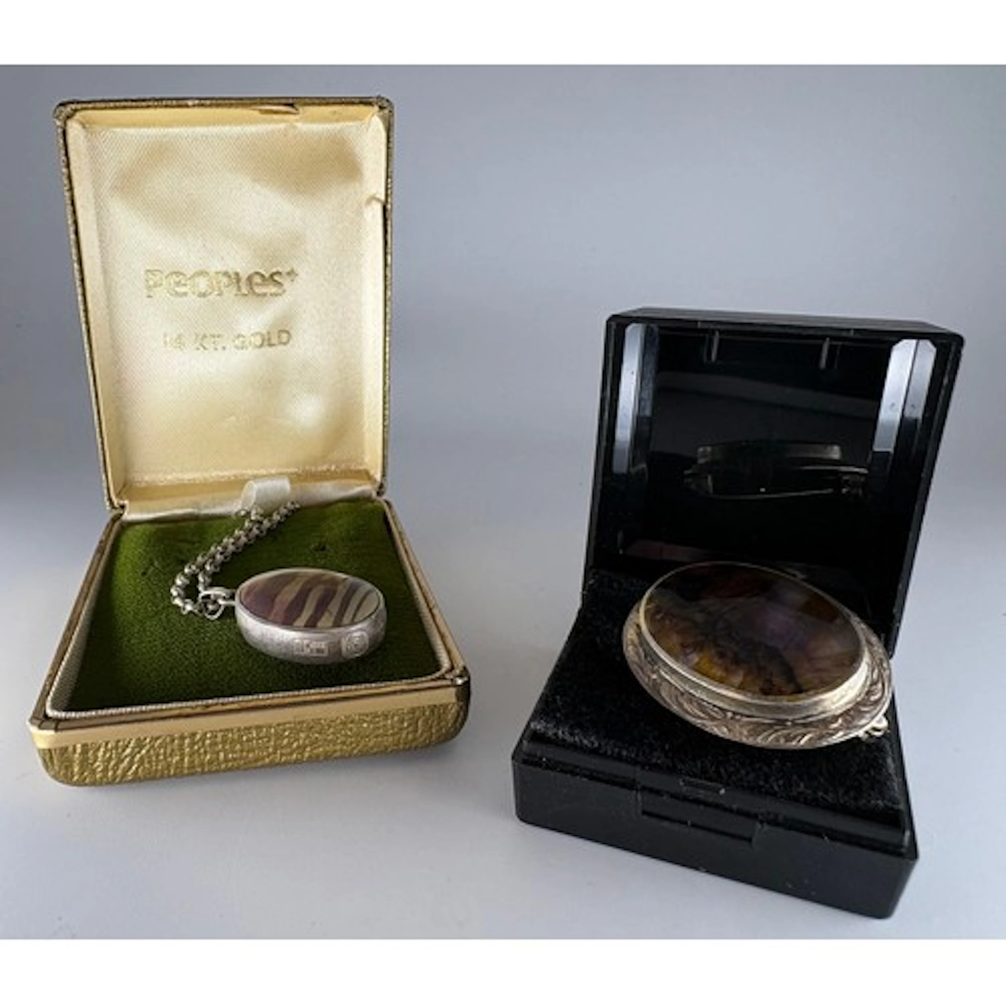A silver mounted oval cabochon blue john and jasper reversib...