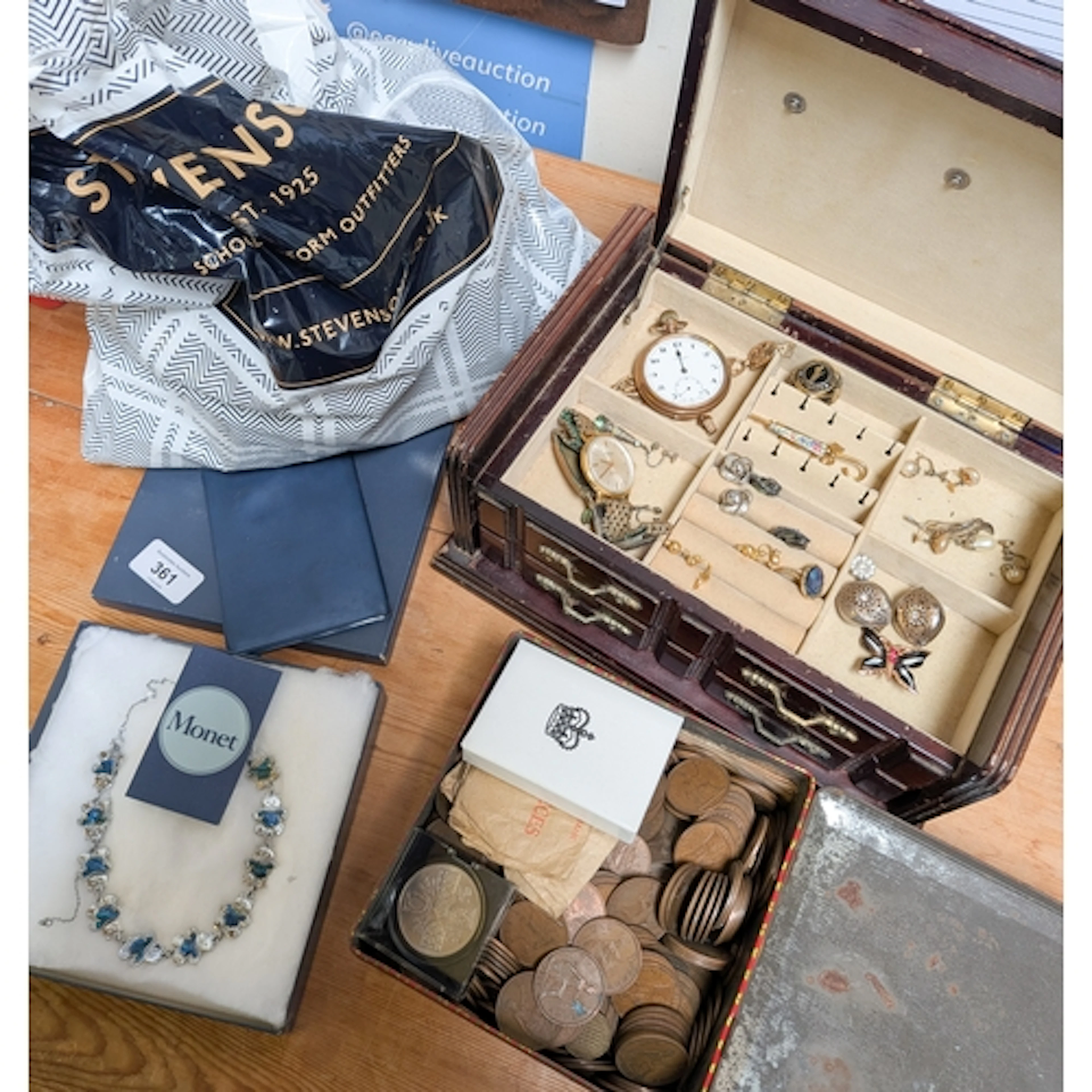 A ladies jewellery box and contents to include earrings and ...