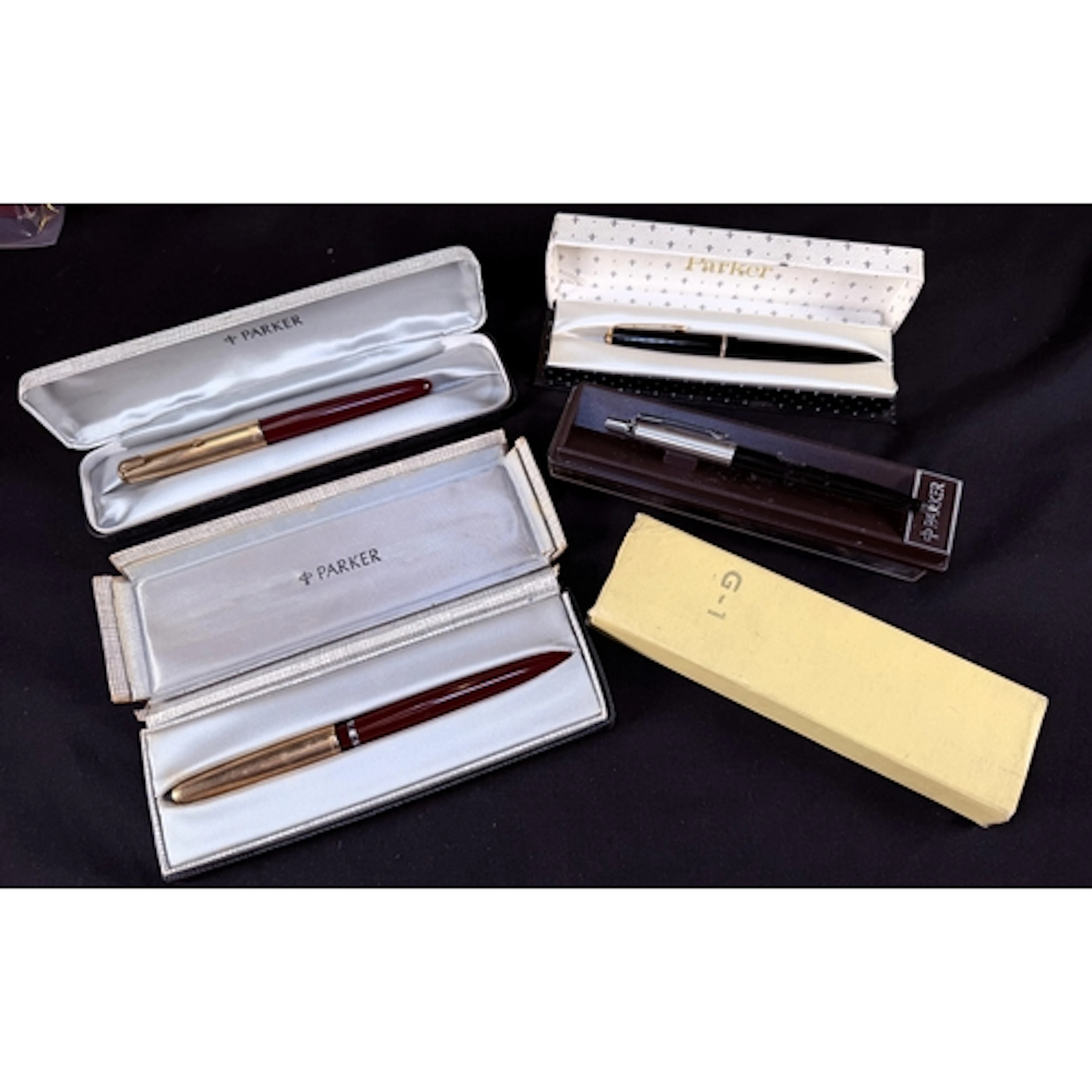 A Parker 51 Custom fountain pen with original box (box worn)...