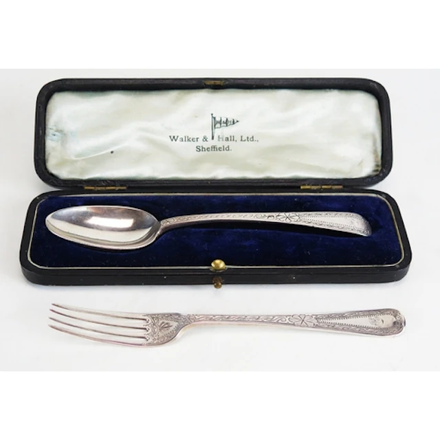 A Victorian silver christening set, maker John, Edward, Walt...