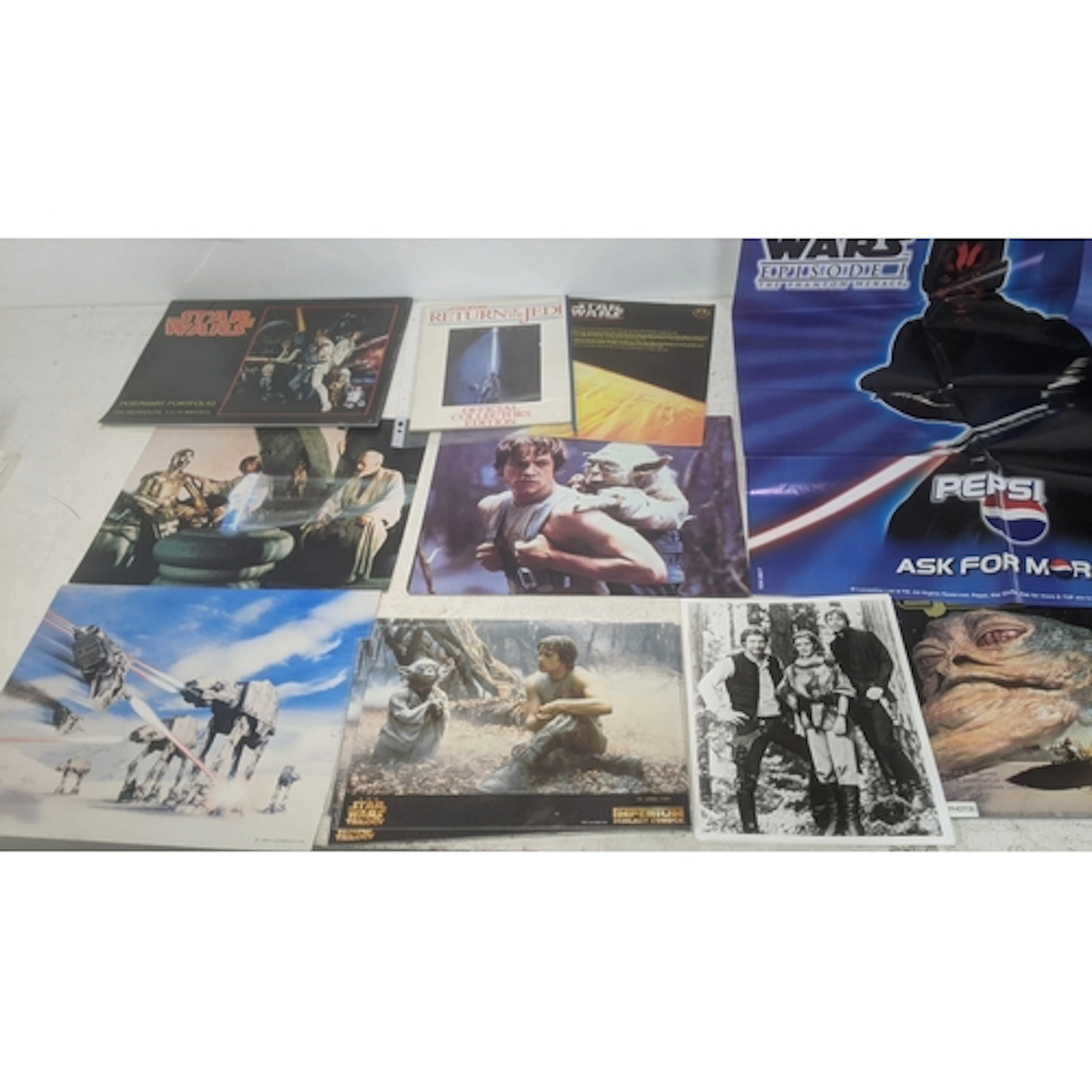 Star Wars - a collection of ephemera to include posters, fil...