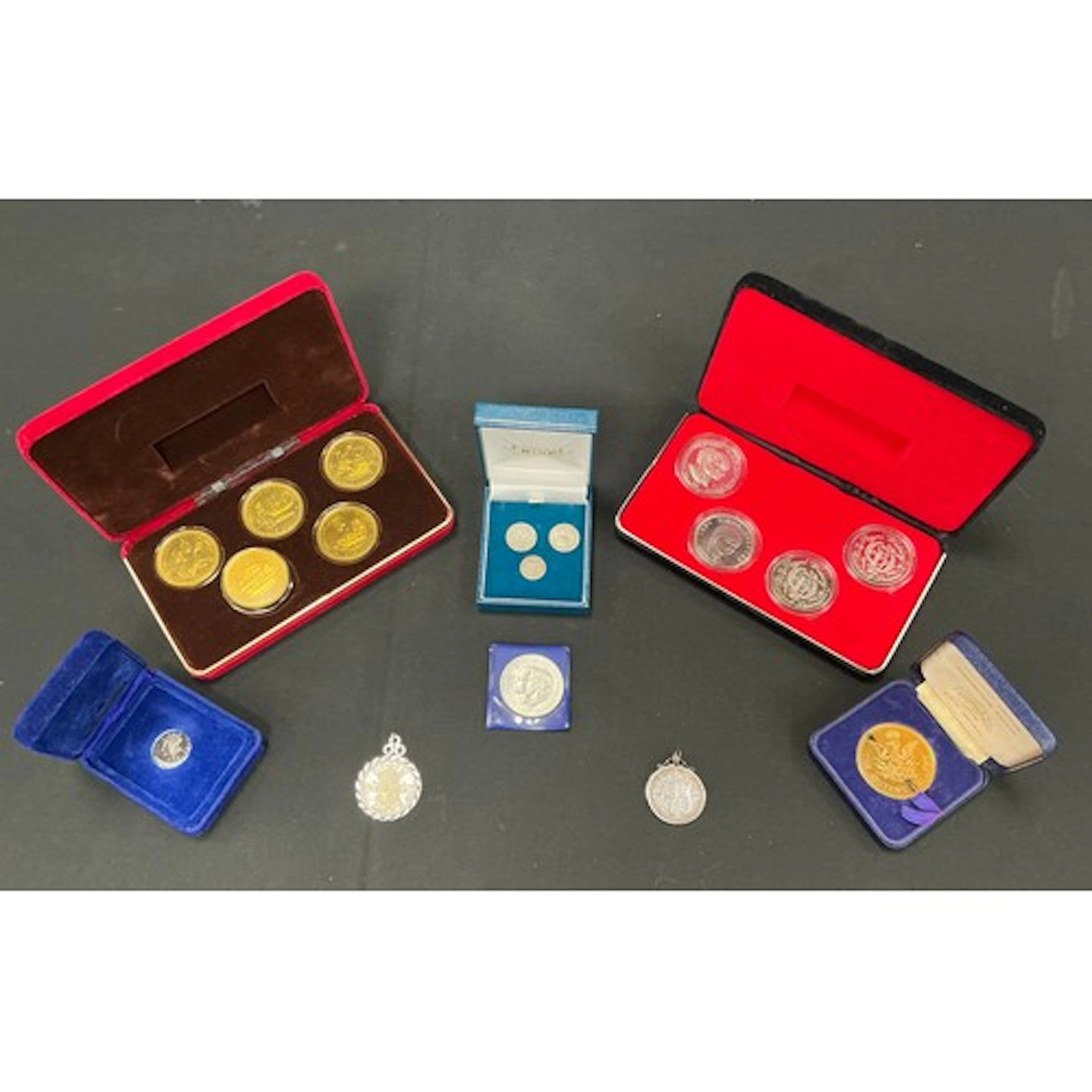 Numismatics - George V half crown pendant, 1914, another Geo...