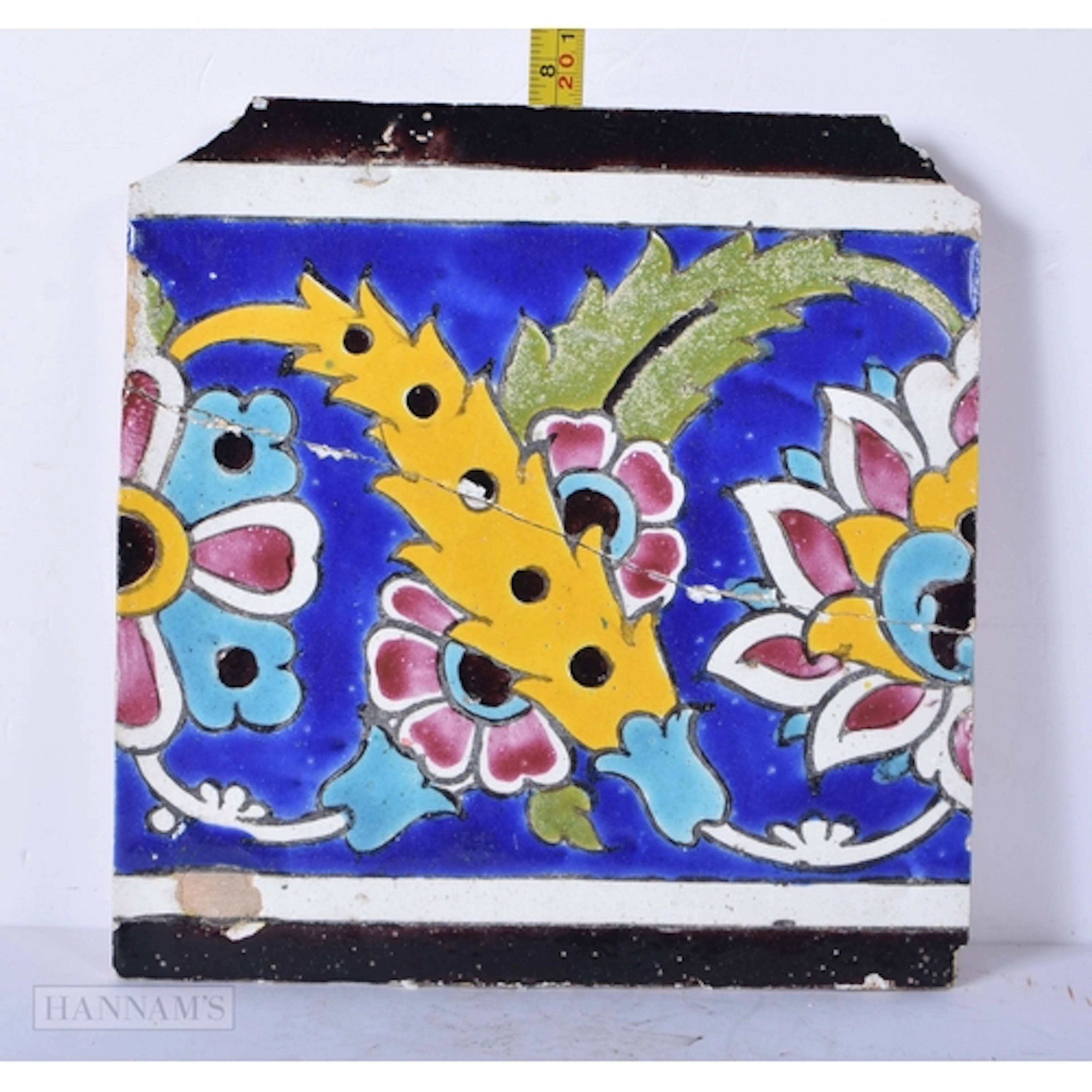 An early Iznik glazed pottery tile 20 x 20cm