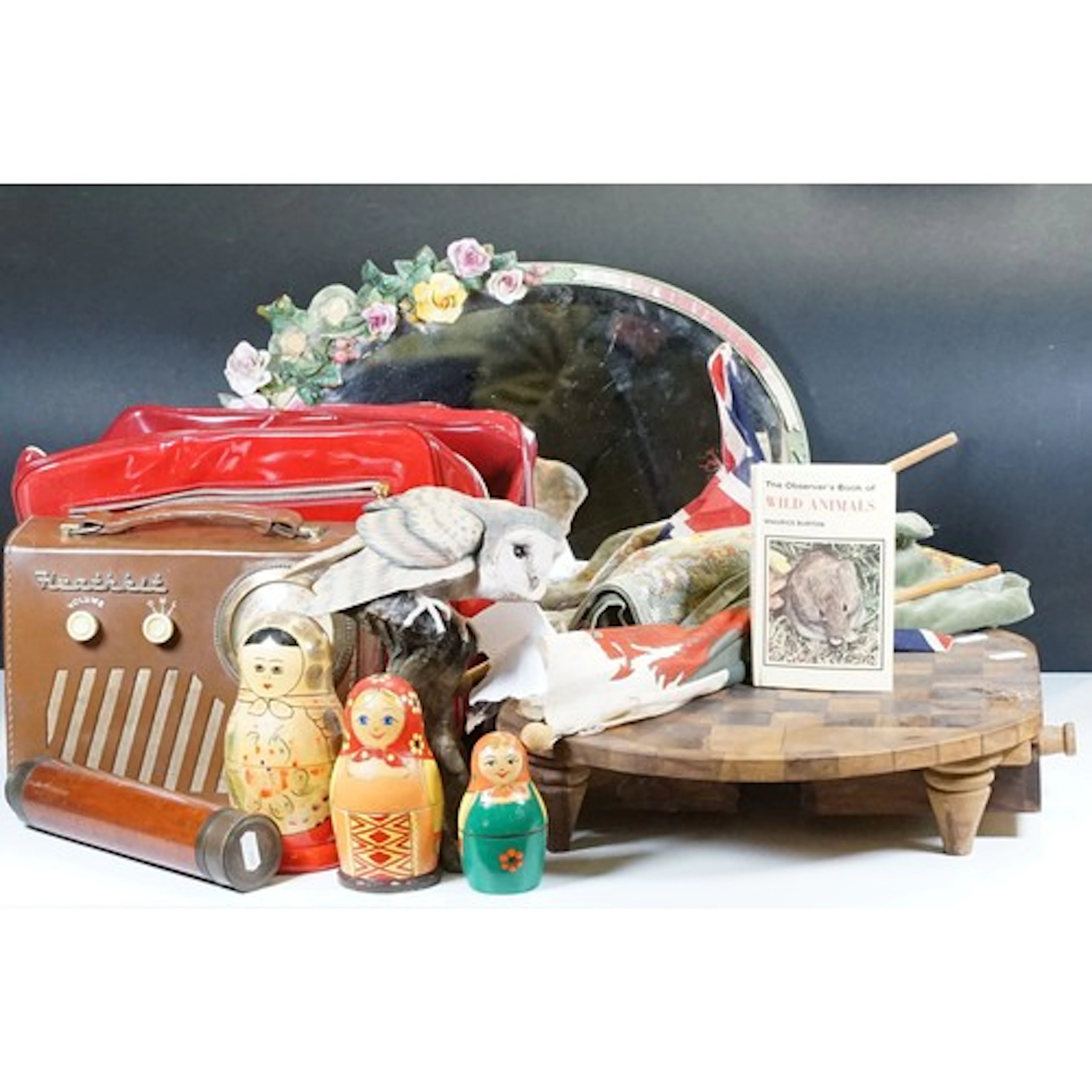 Mixed collectables to include Russian Dolls, Heathkit radio,...