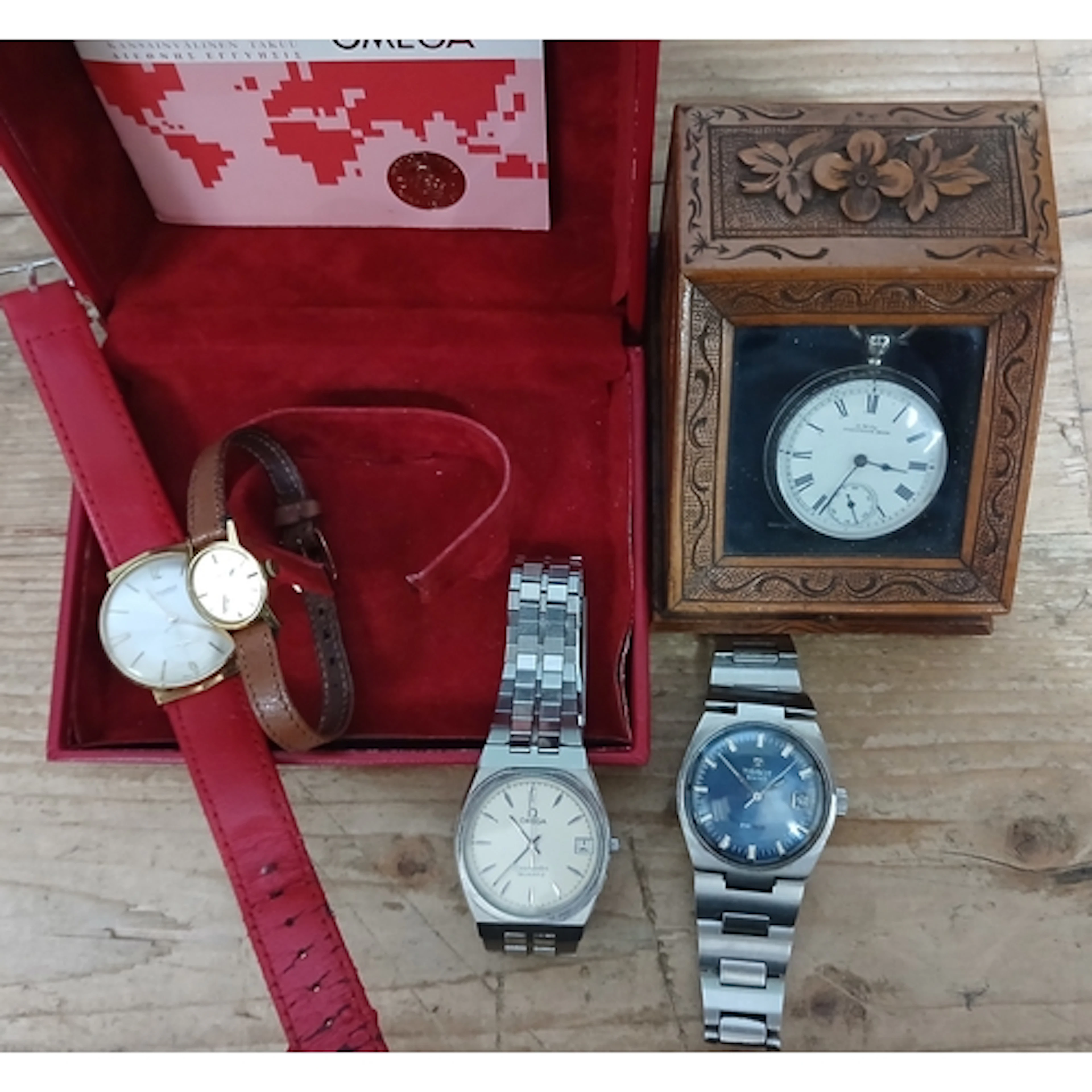 A mixed lot of watches comprising a gent's Omega Seamaster q...
