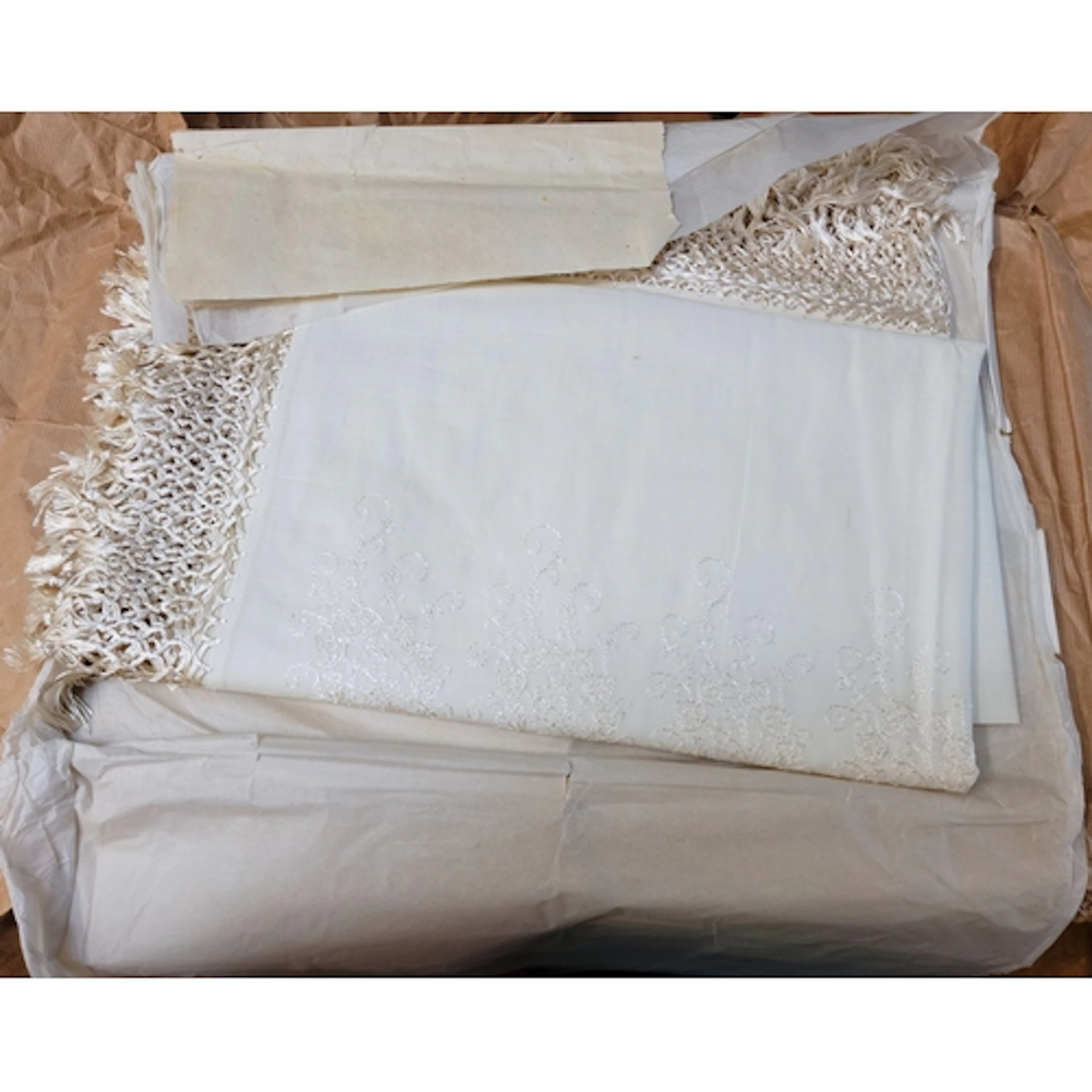QUANTITY OF VINTAGE CLOTHING AND ACCESSORIES including a fri...