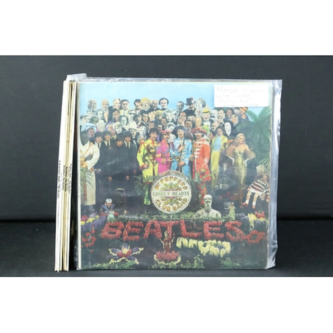 Vinyl - 7 The Beatles original UK mono pressing LPs to inclu...