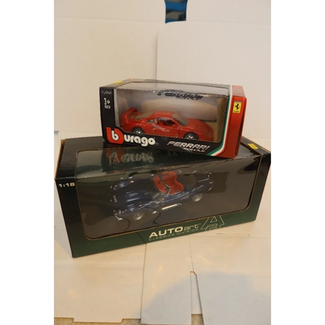 Bulago Ferrari F40 and Auto Art Jaguar xk ss