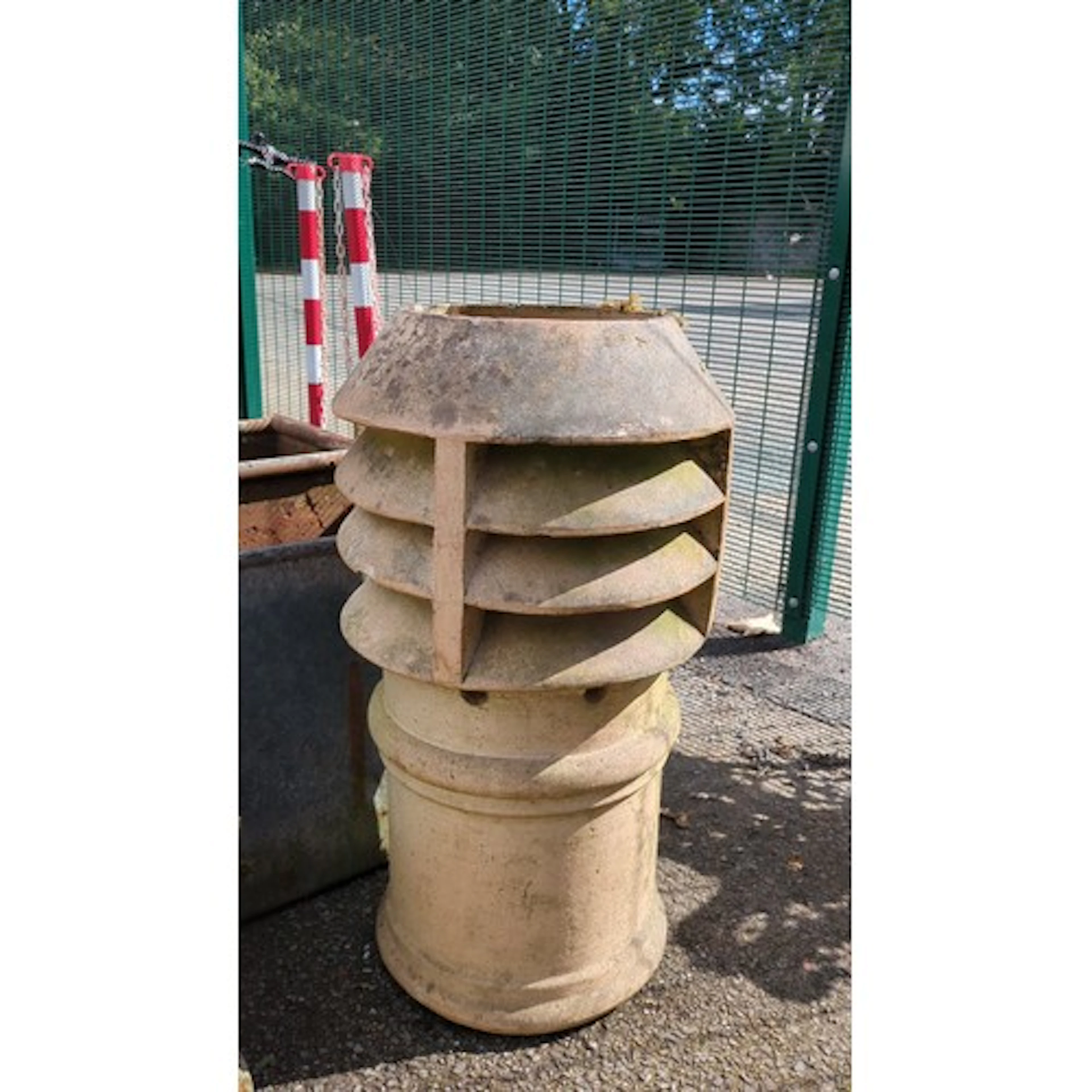 Cast garden chimney pot of cylindrical form, fitted with a d...