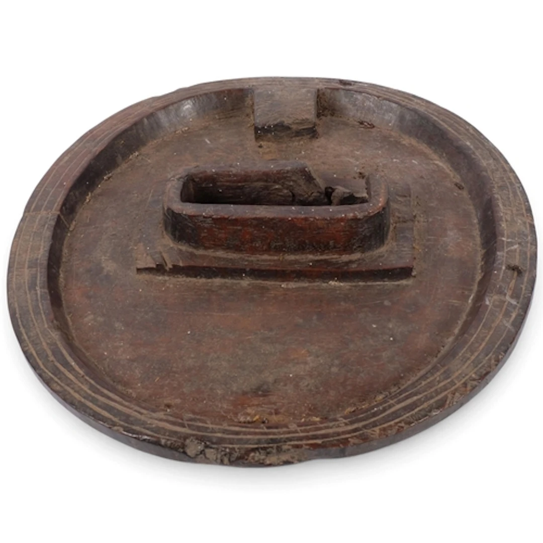 An Antique Ibo carved wood medicine box, Nigeria, diameter 3...