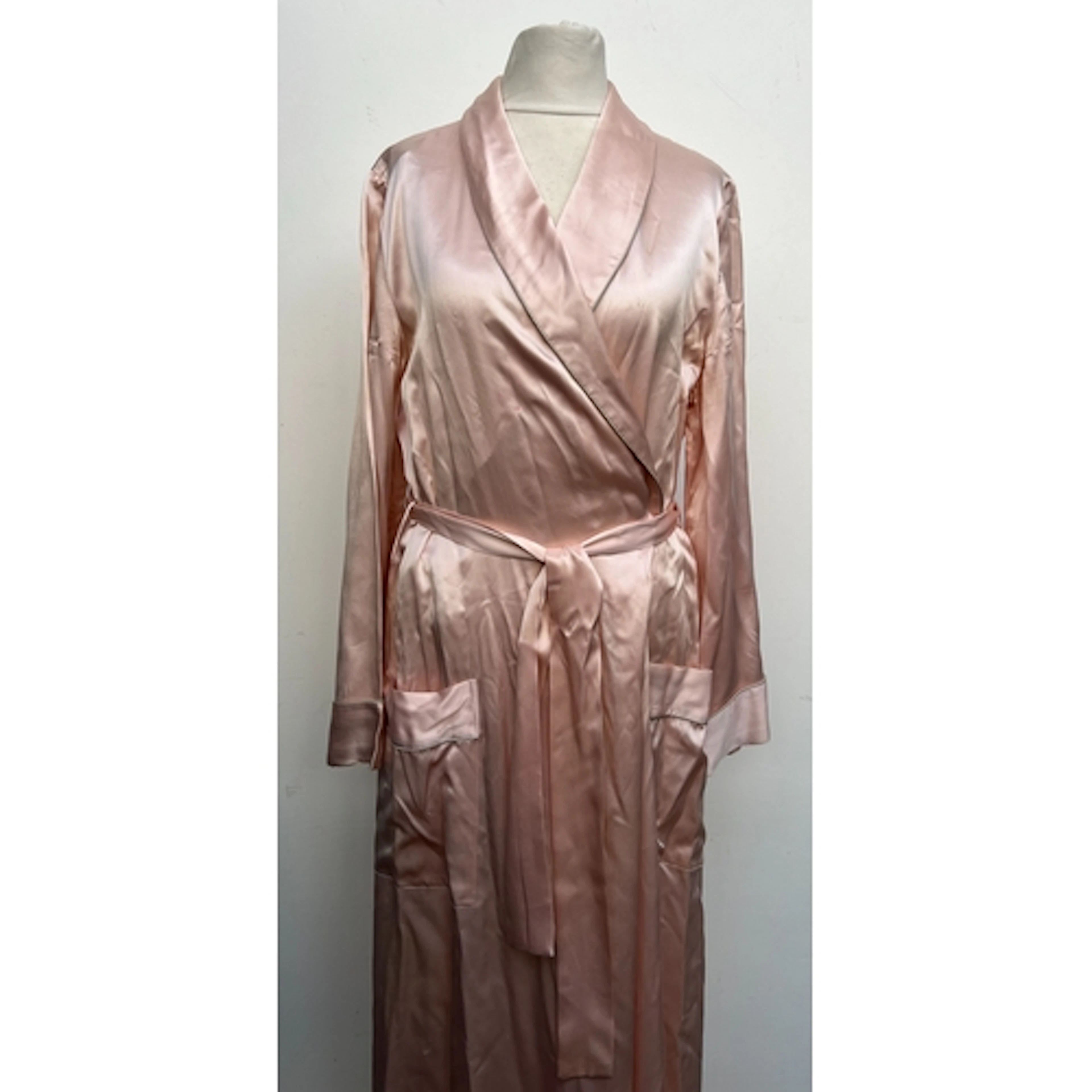 A vintage Harrods pink silk dressing gown, size M
