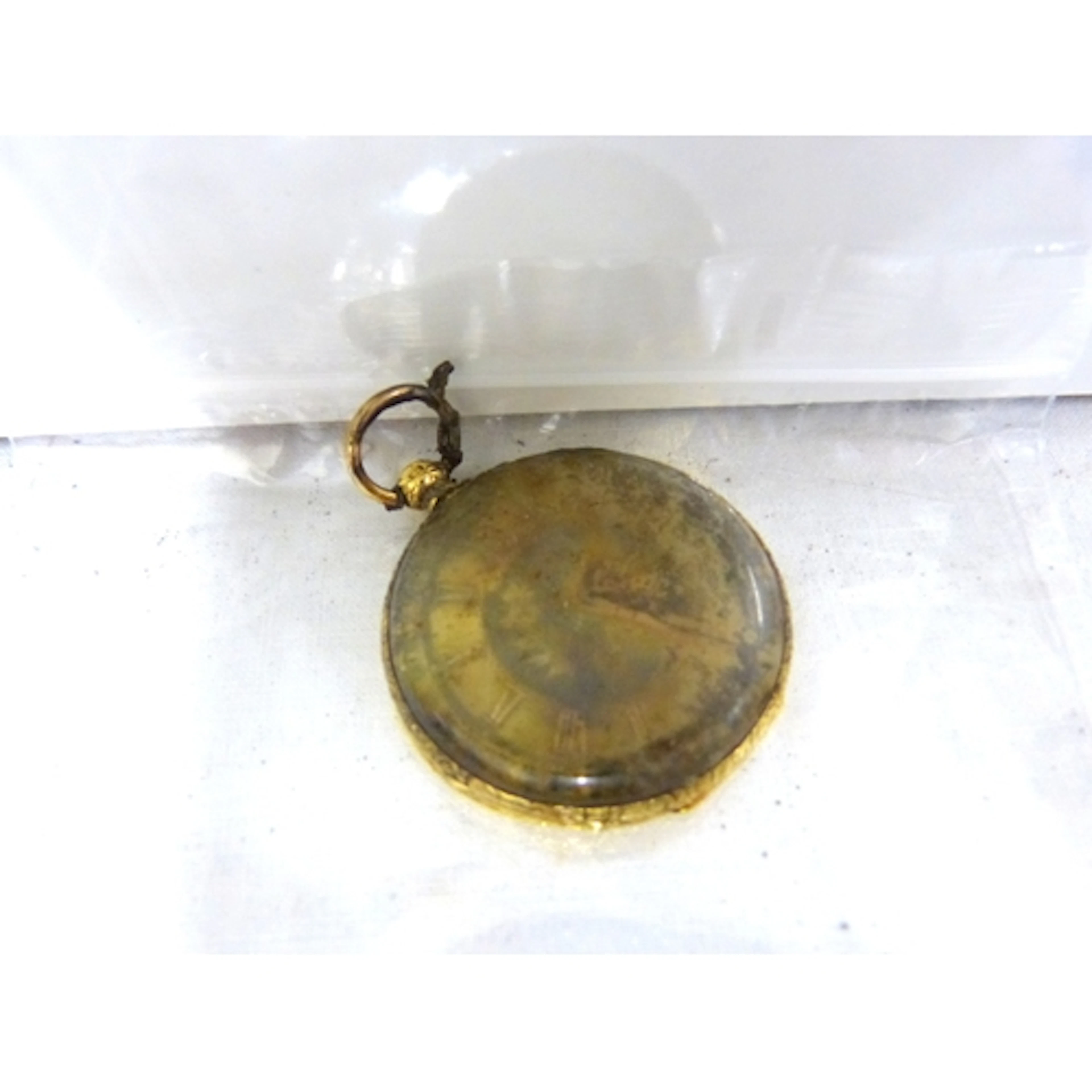 18ct gold case Baume Geneve ladies pocket watch a/f.
