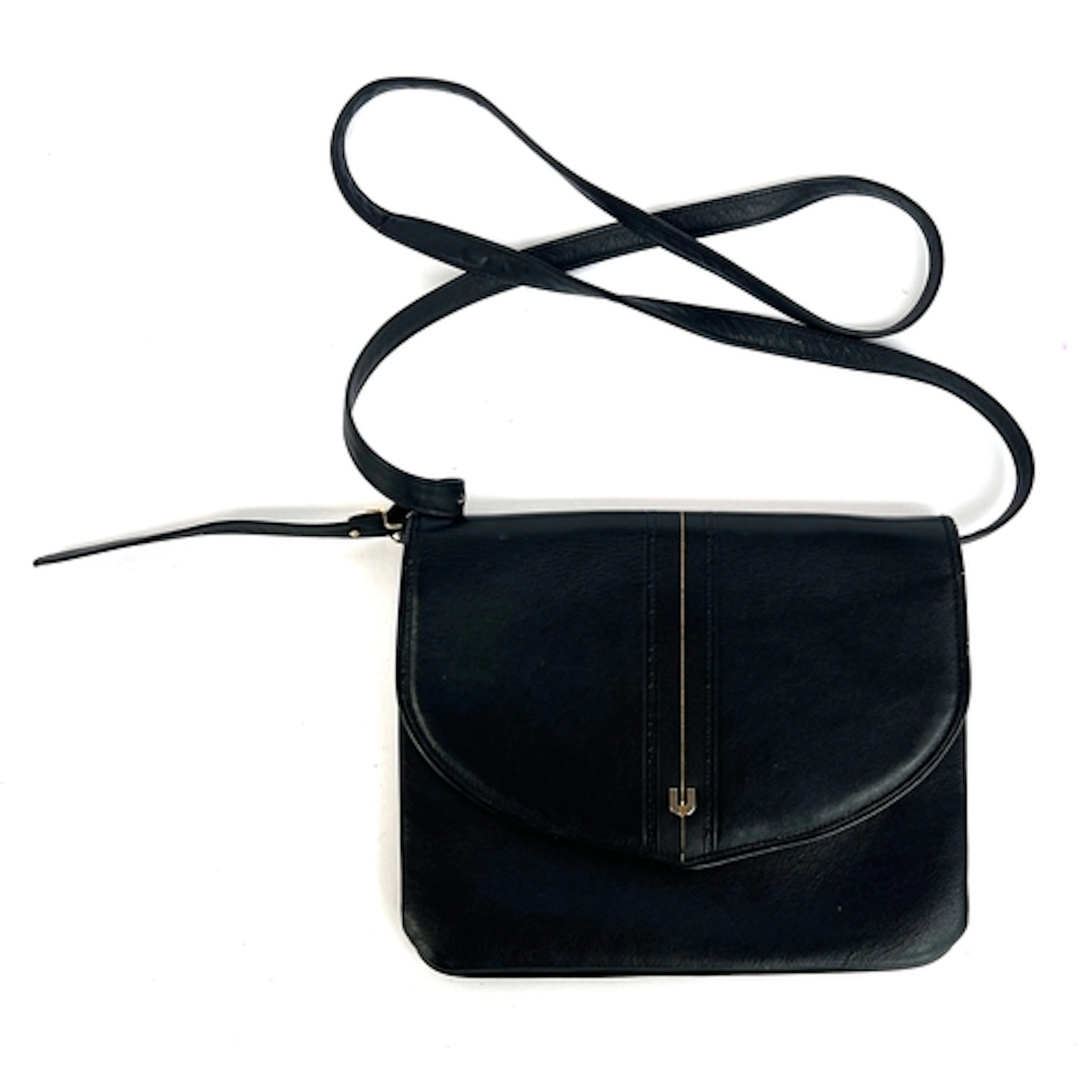 An Emanuel Ungaro black leather crossbody bag, 22cmW