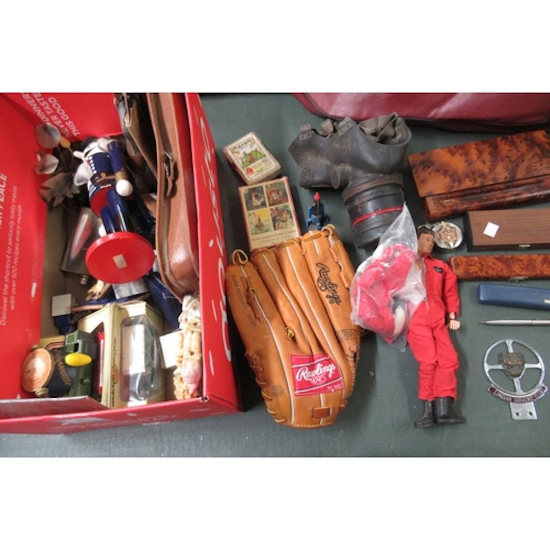 Box containing a quantity of miscellaneous items, including ...