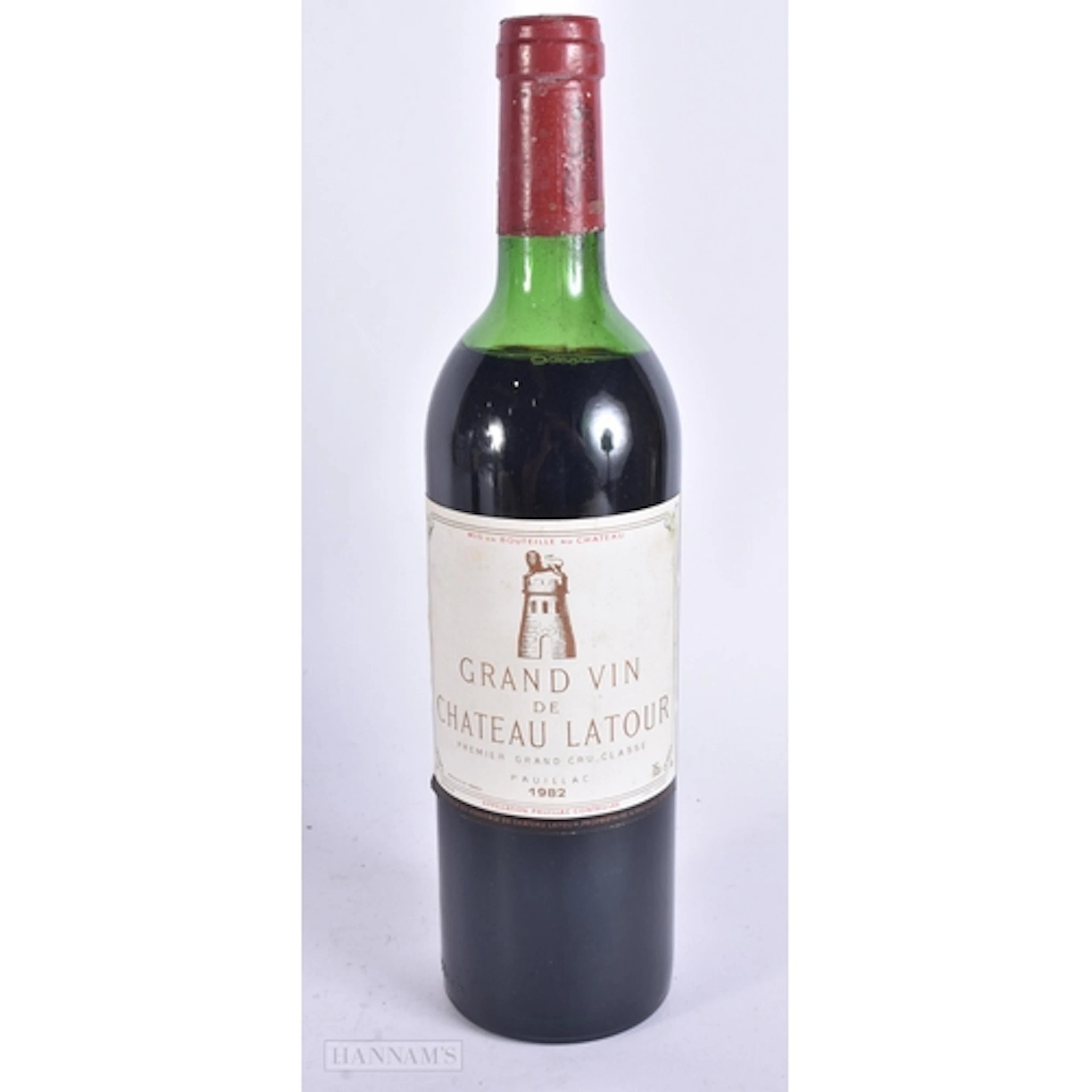 1982 CHÂTEAU LATOUR GRAND VIN. BORDEAUX. 75CL. FILL LEVEL MI...