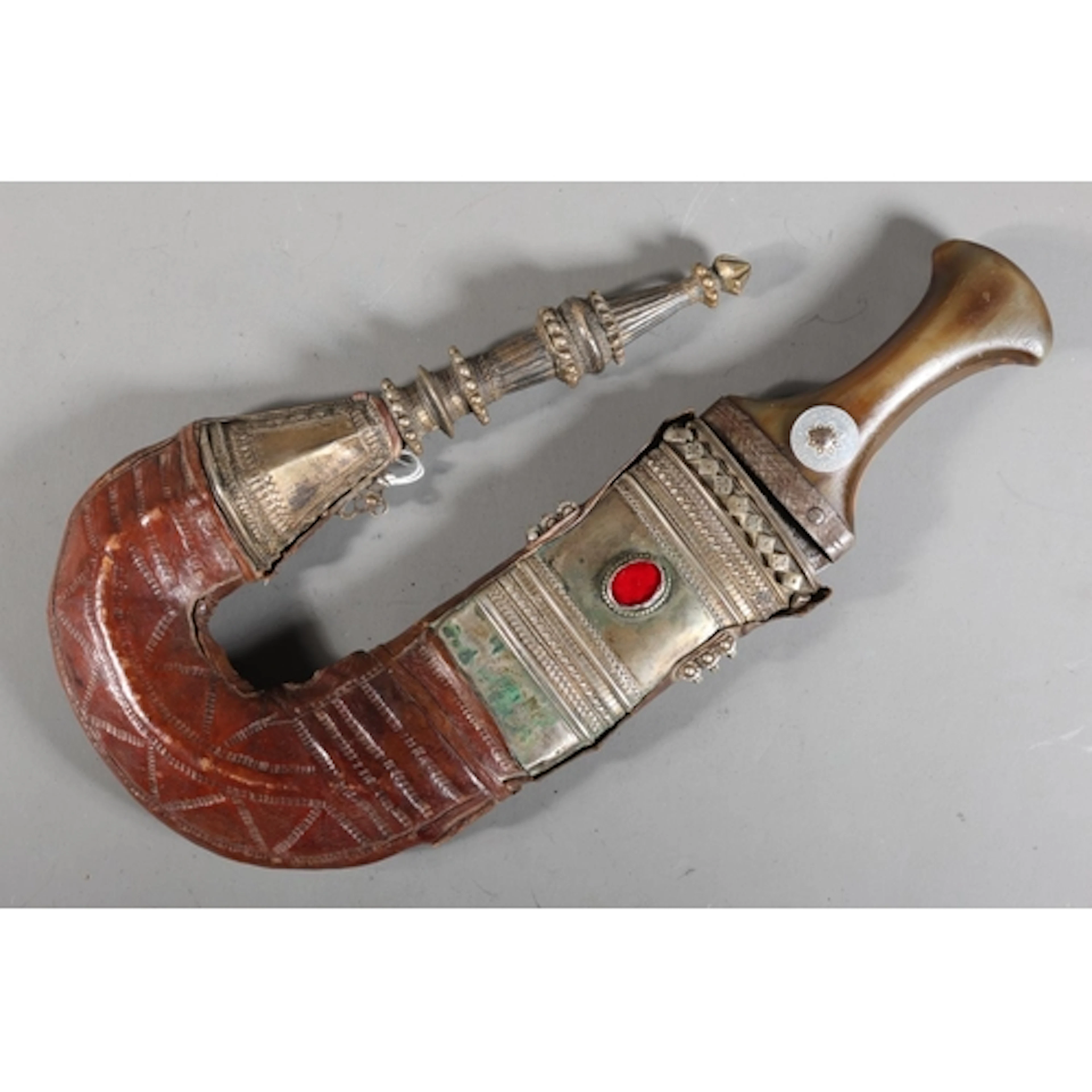 Middle Eastern Arabic khanjar jambiya dagger, possibly Omani...