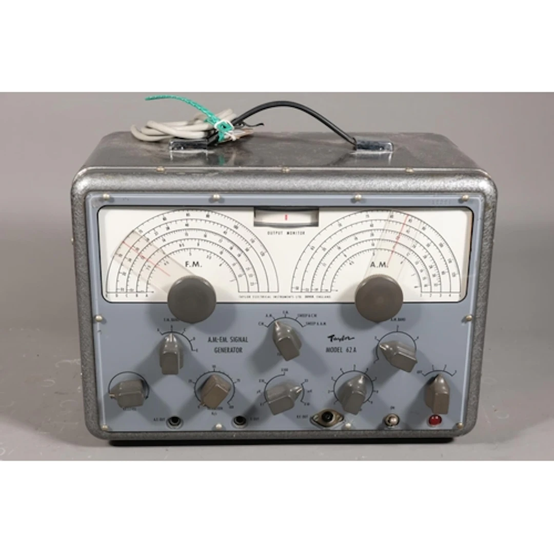 Taylor AM/FM Signal Generator Type 62A