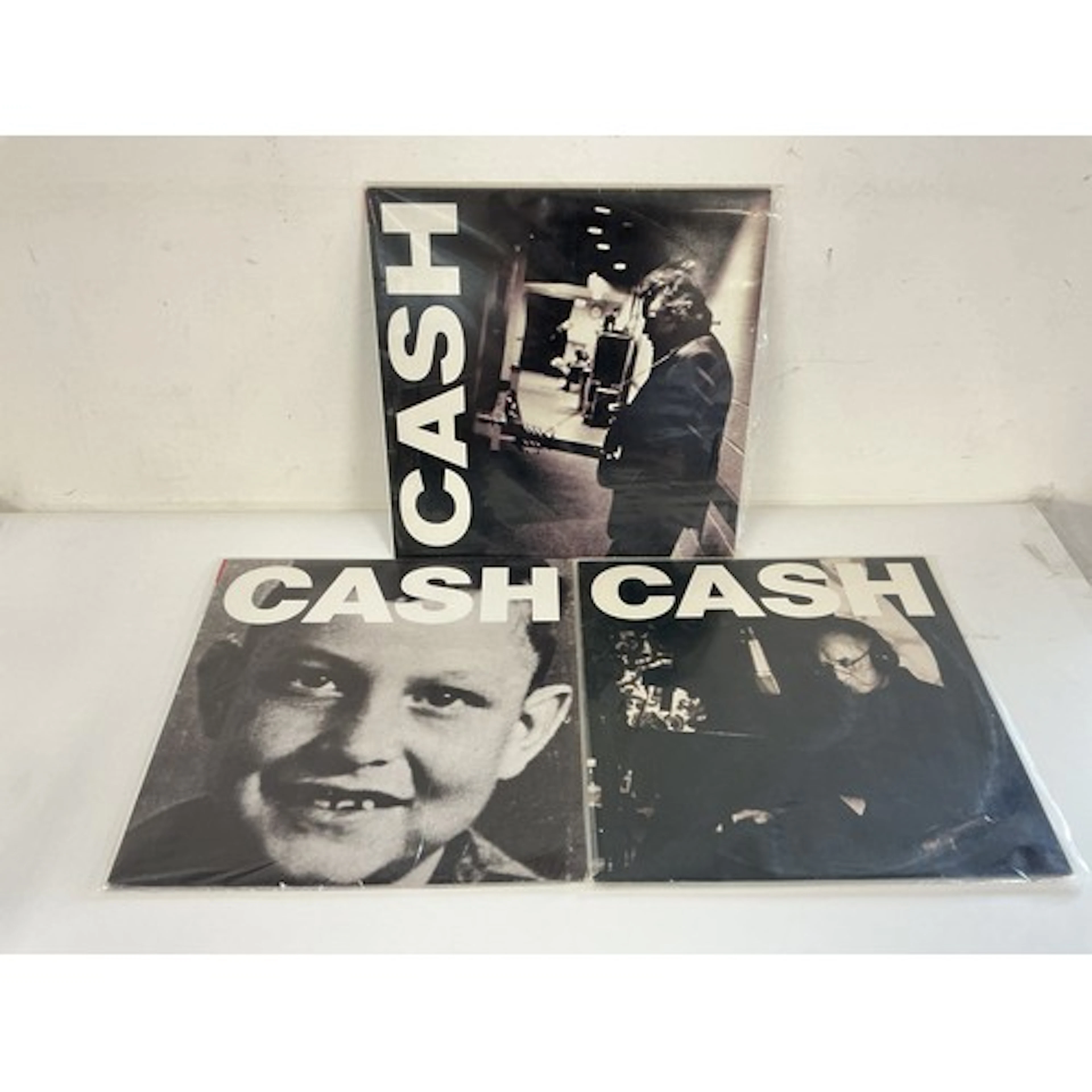 Three Johnny Cash LPs comprising Solitary Man, Ain’t No Grav...