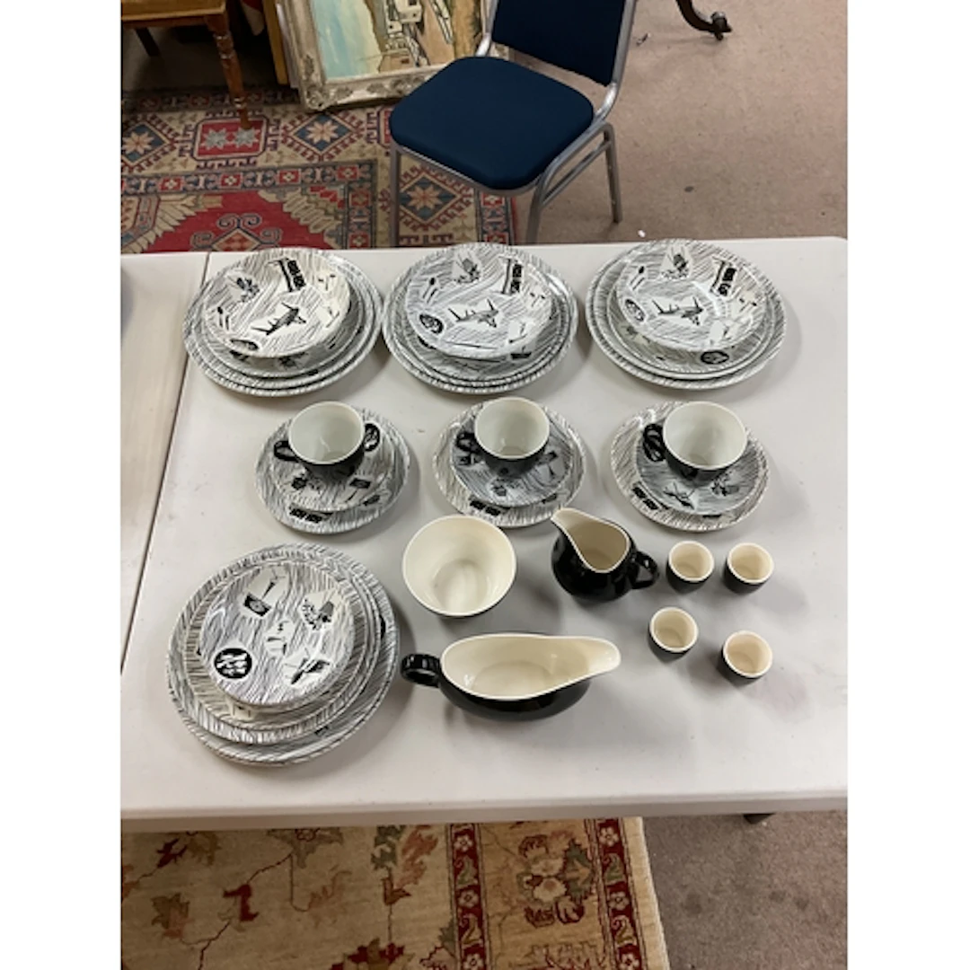 Qty Homemaker bowls plates etc, by Ridgway potteries.