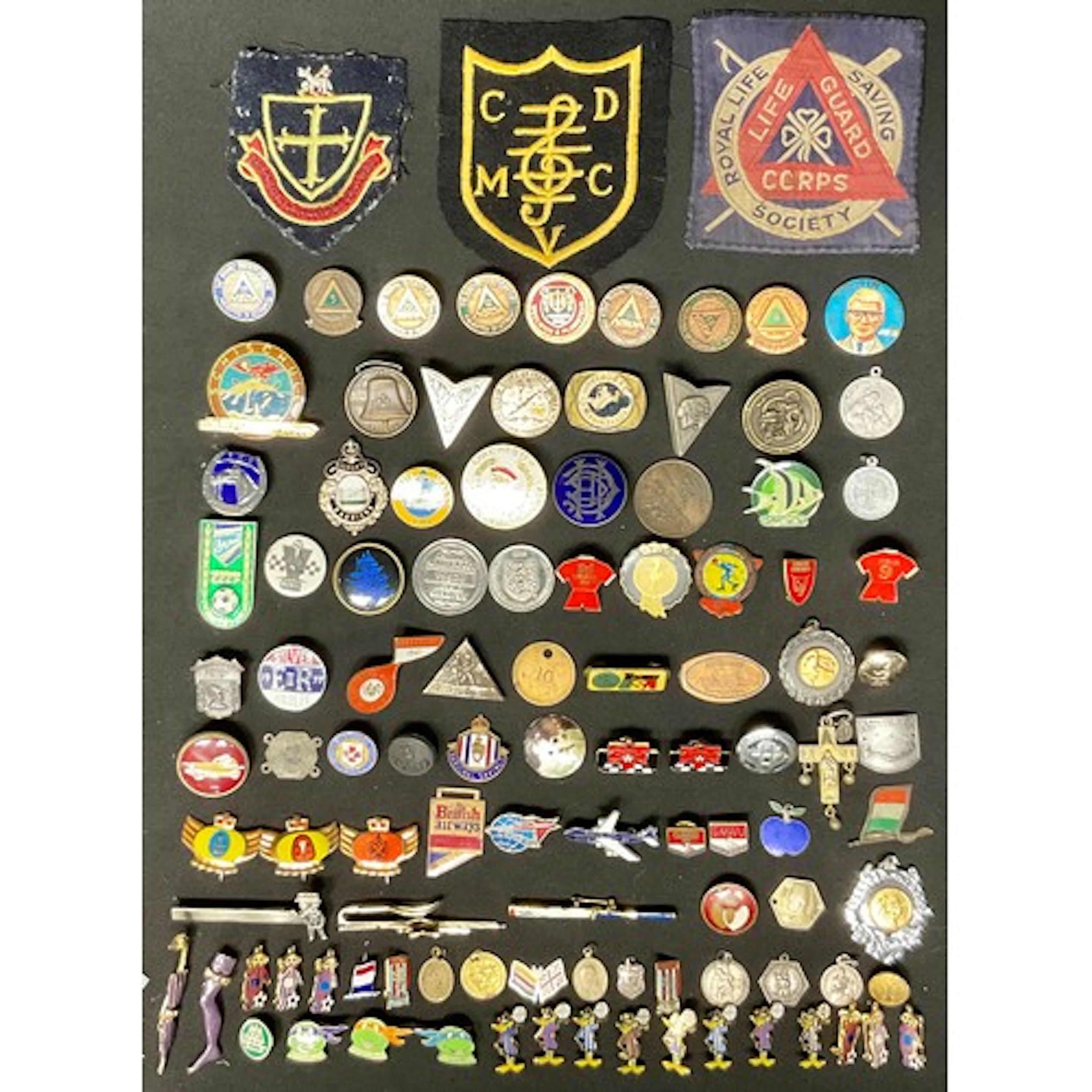 Paranumismatica: badges – a large and interesting collection...