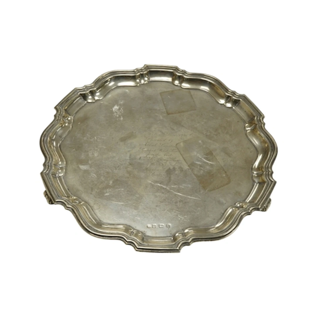 A George V silver presentation salver Birmingham, 1935, make...