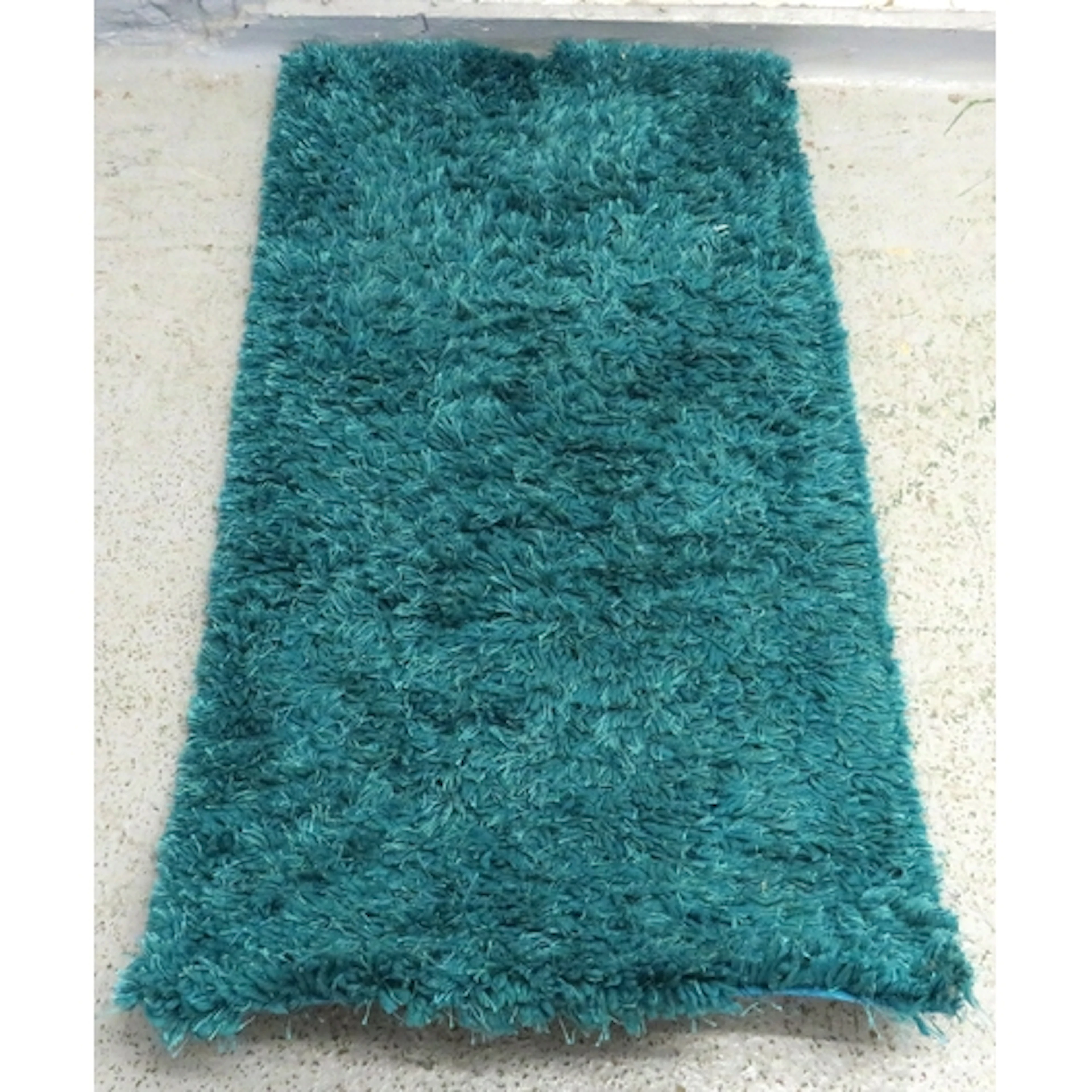 Blue/Green Sparkly Shag Pile Rug approx. 125cm x 68cm (FW)