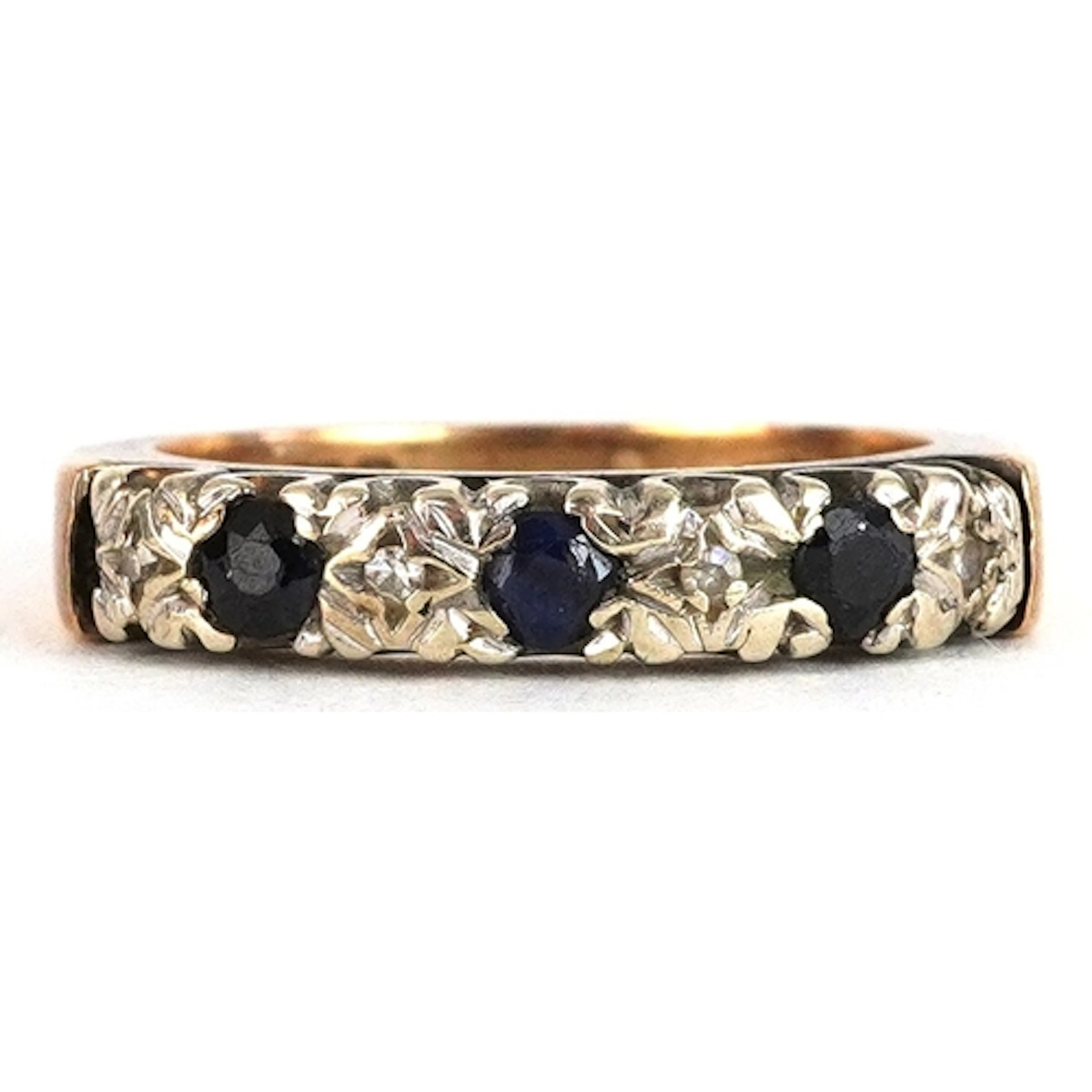 9ct gold diamond and blue spinel half eternity ring, size I/...