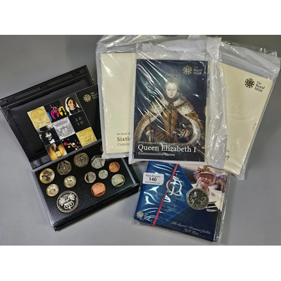 Box of assorted coins, to include Queen Elizabeth II Diamond...