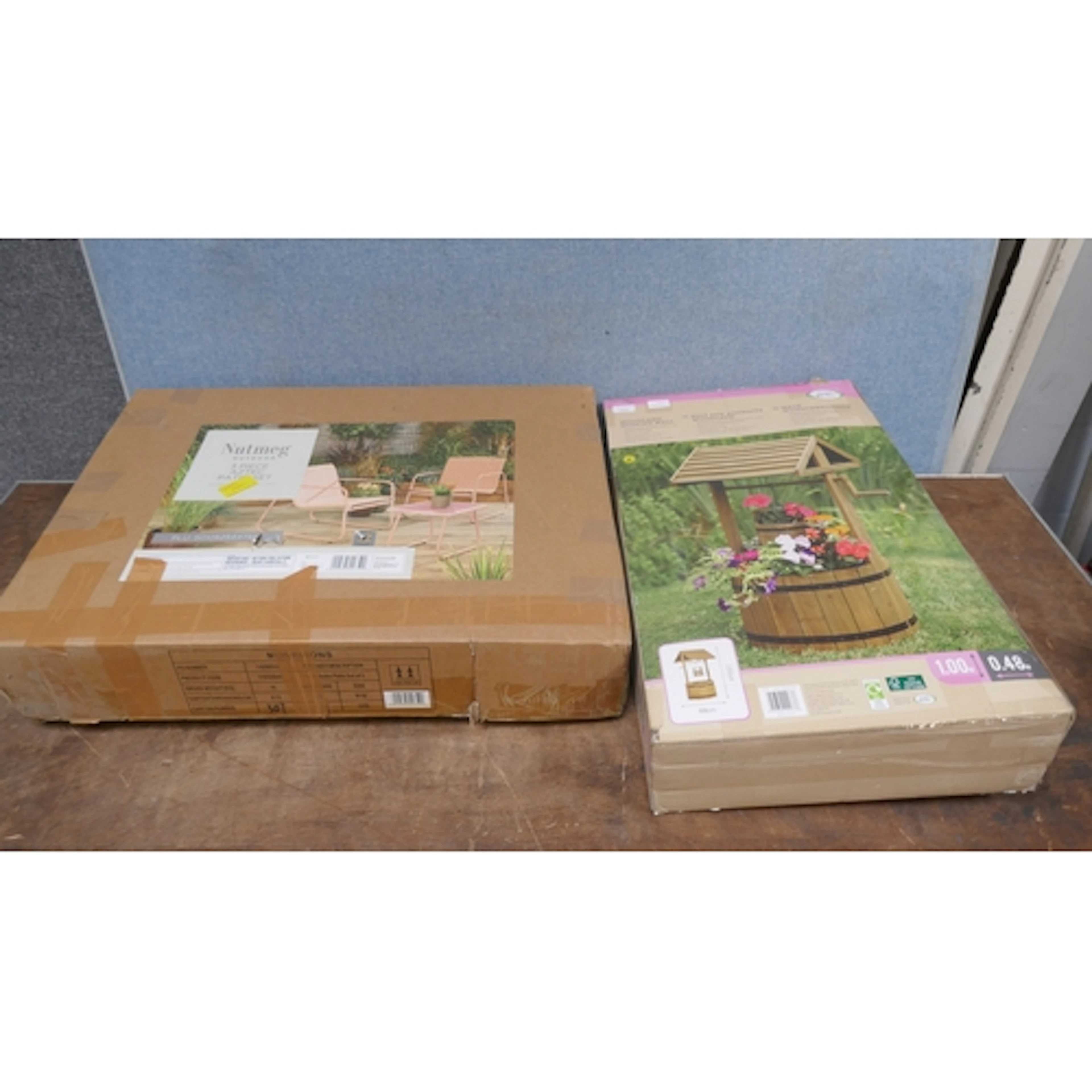 A Smart garden wooden wishing well and a Nutmeg 3 piece Azte...