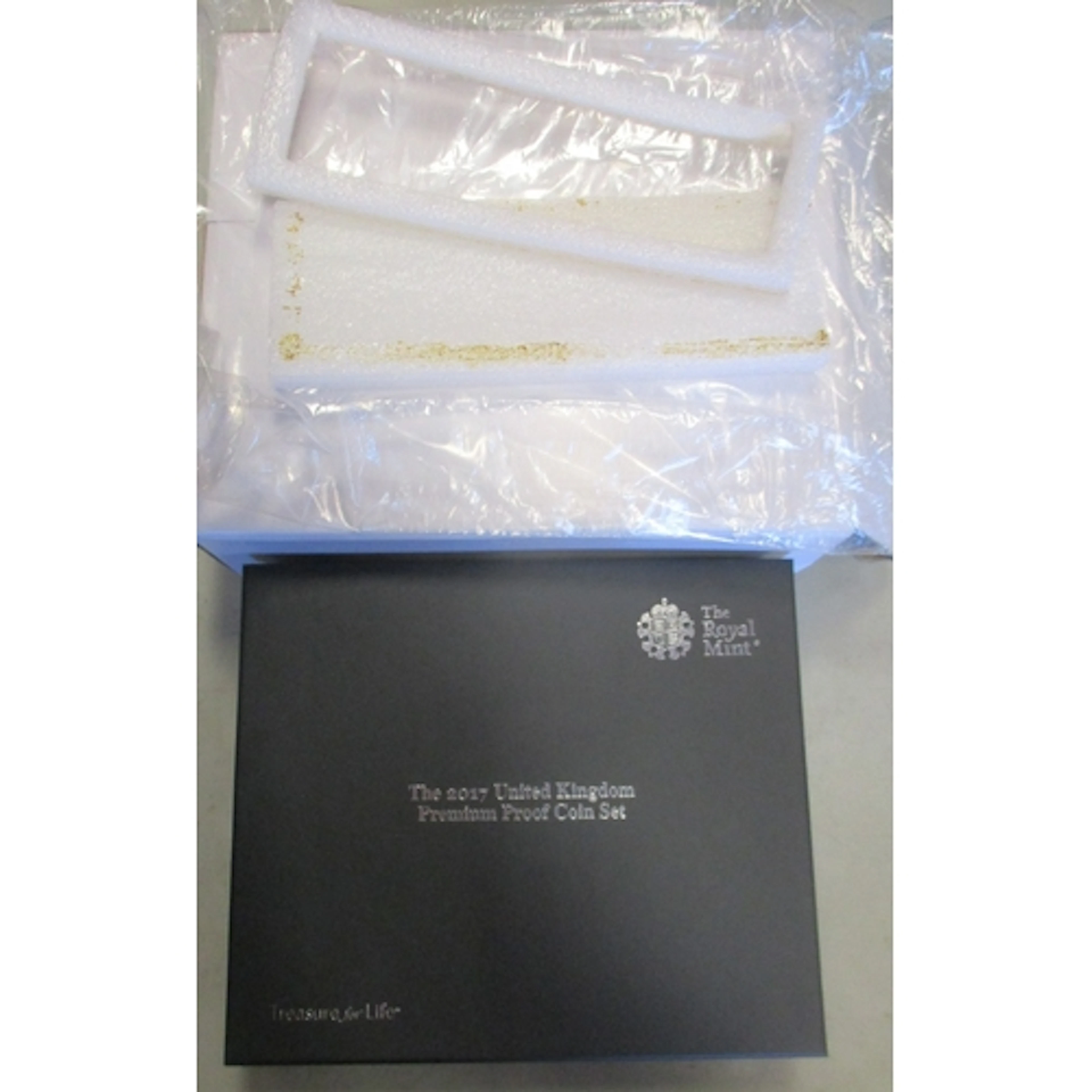2017 Premium Proof cased set of 14 FDC, with outer white car...