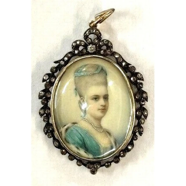 18th / 19th Century rose cut diamond set oval pendant, inset...