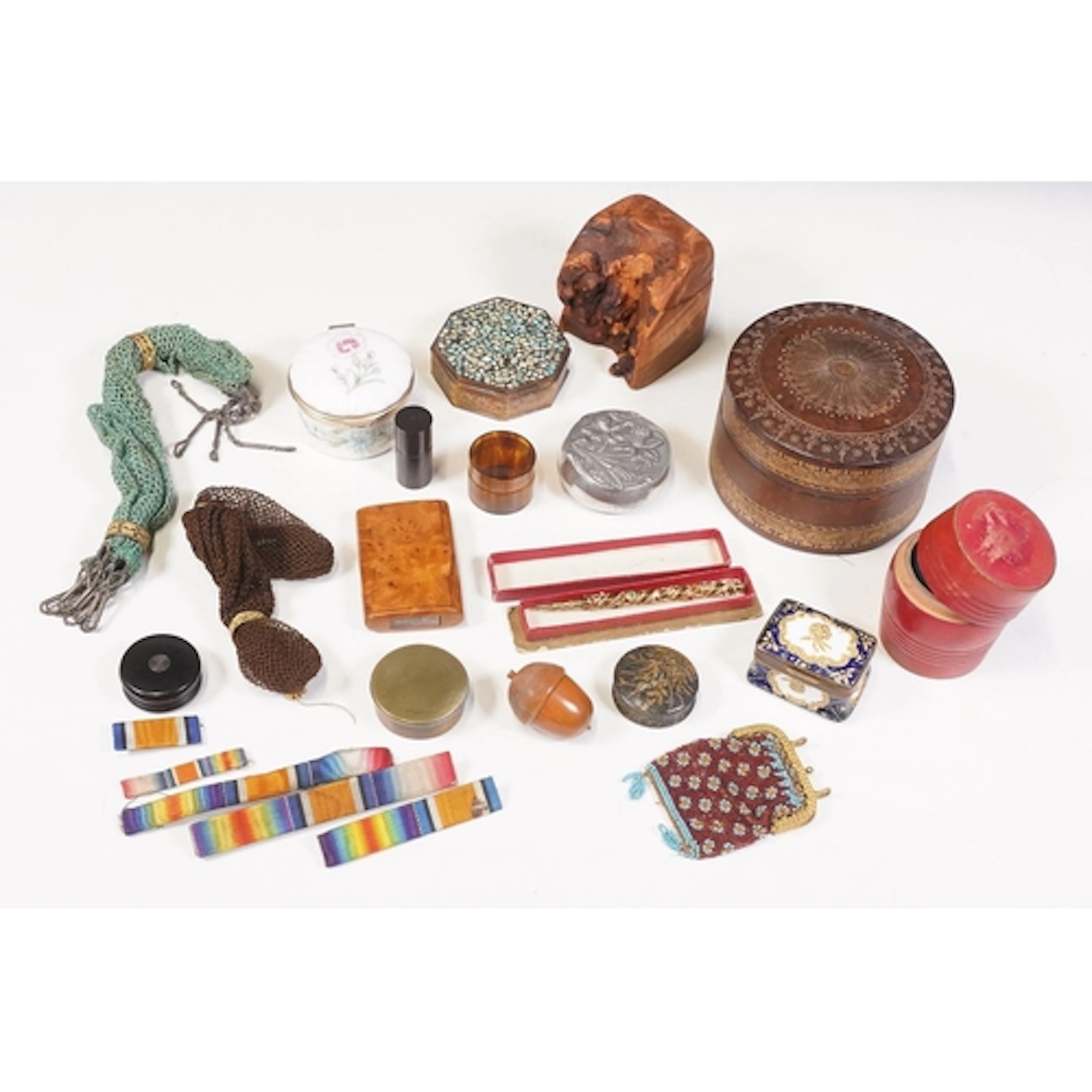 Collection of boxes to include an Aynsley 'Wild Tudor' patte...